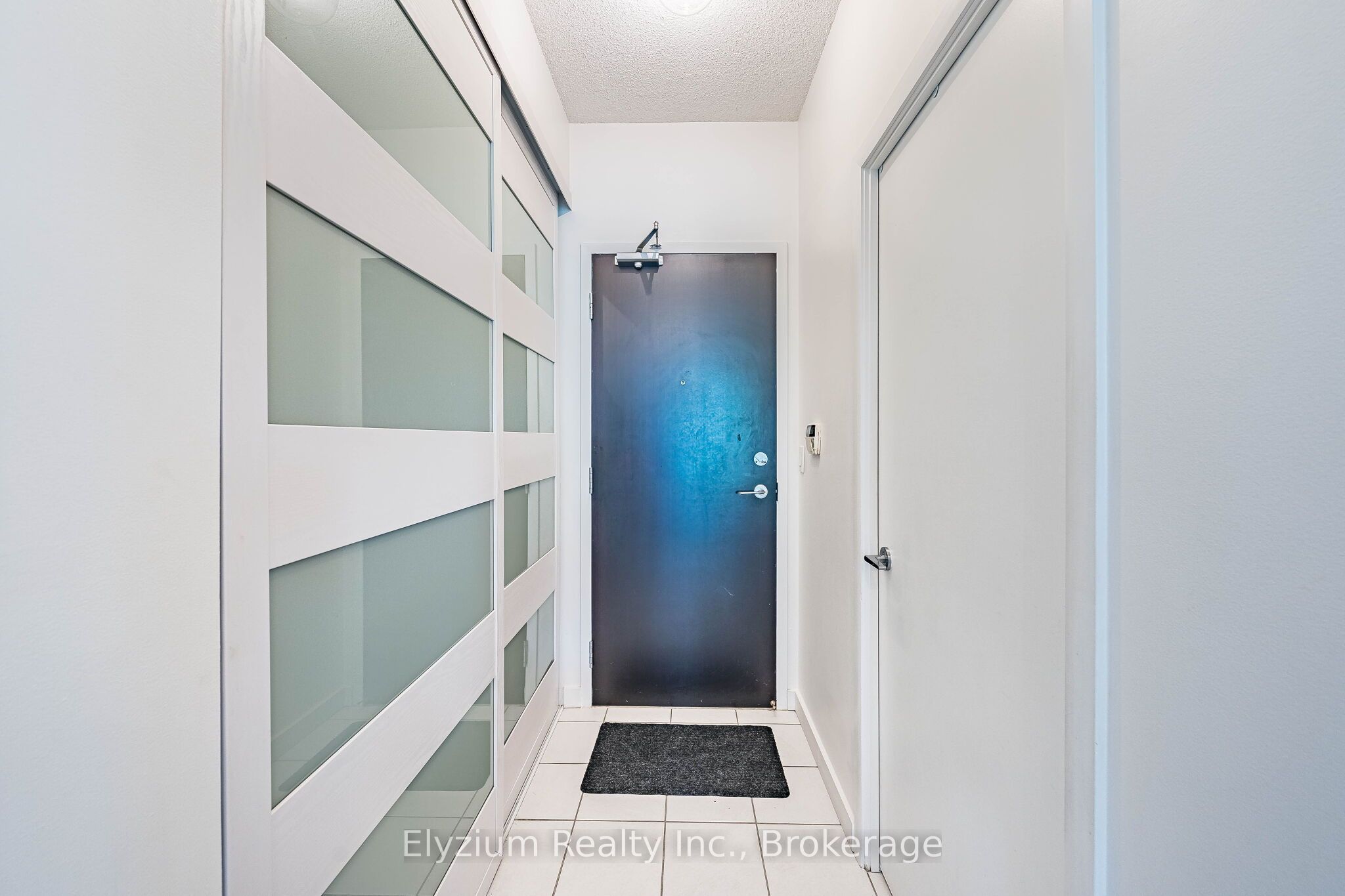 231 Fort York Boulevard 220, Toronto, ON M5V 1B2 photo 4