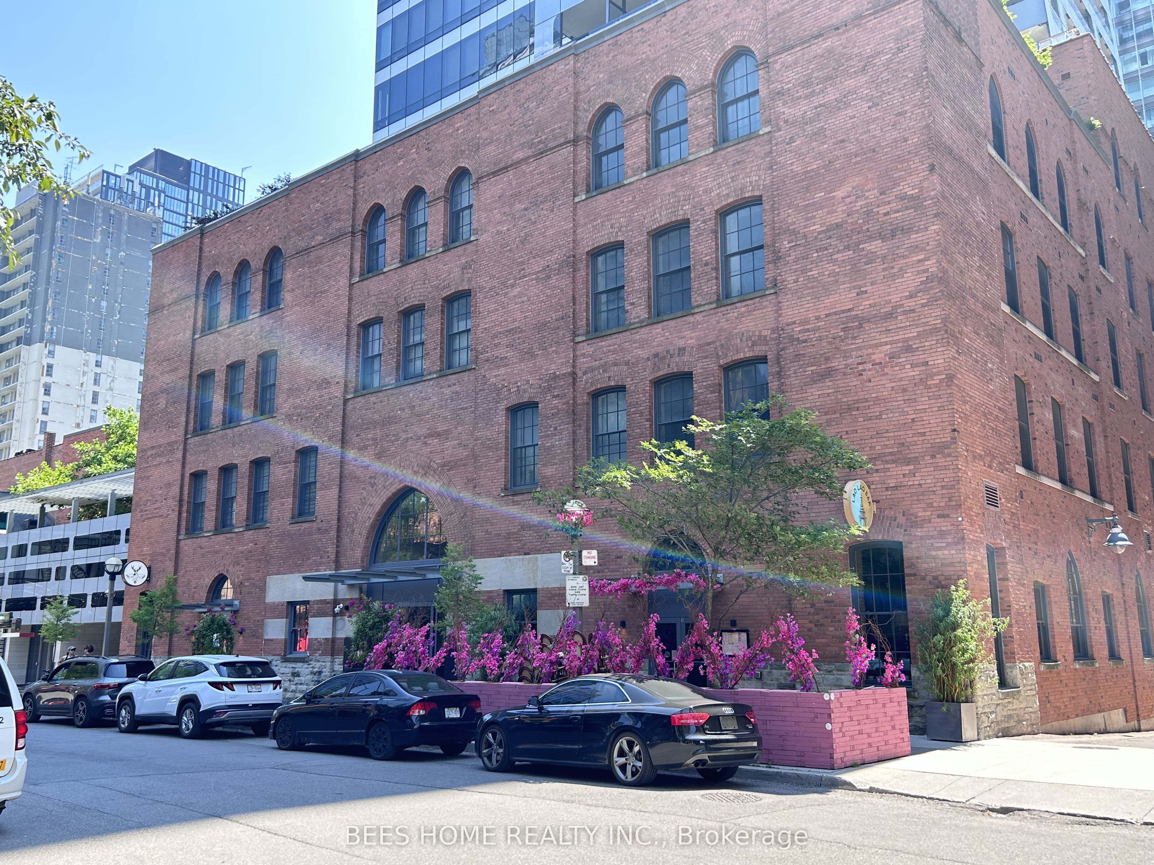 5 St Joseph Street 213, Toronto, ON M4Y 0B6 photo 4