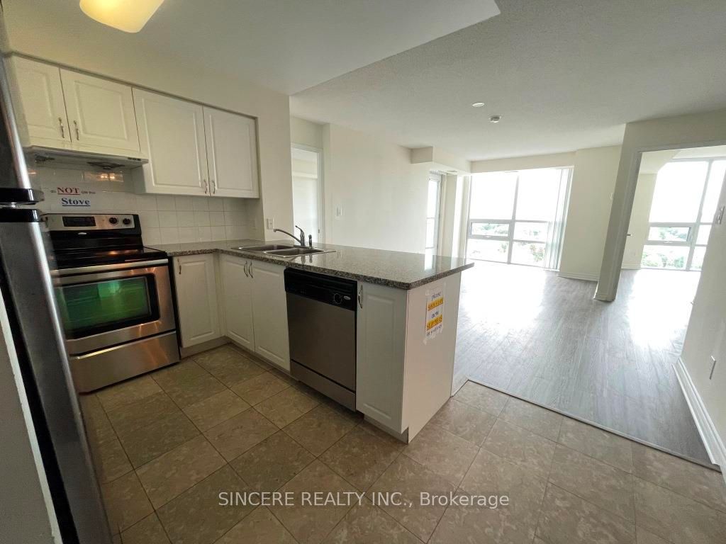 35 Hollywood Avenue 1922, Toronto, ON M2N 0A9 photo 5