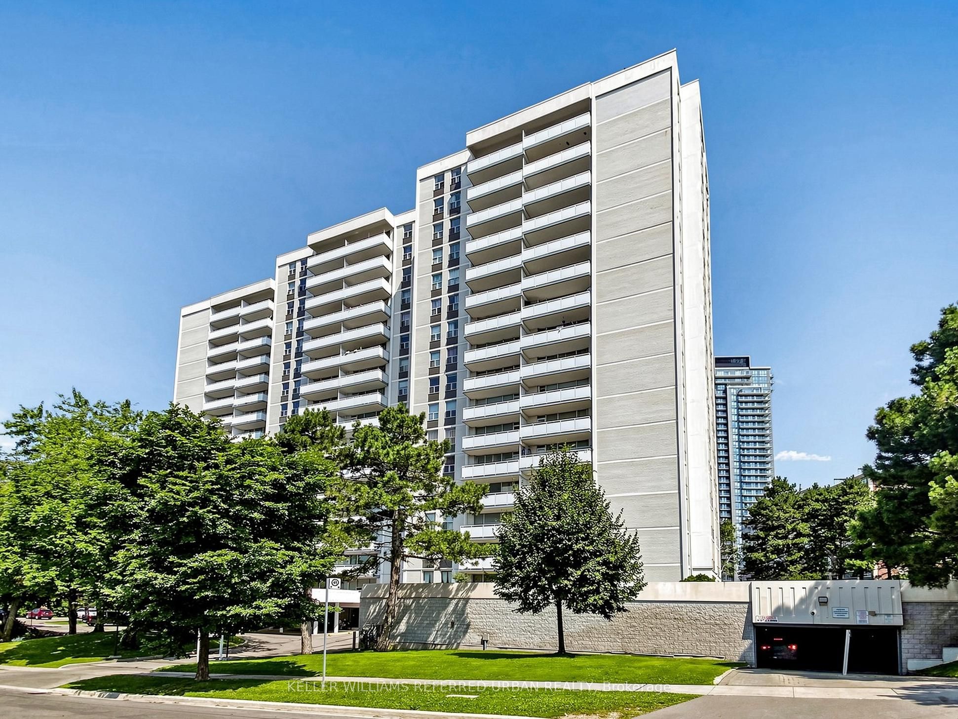 10 Parkway Forest Drive 1111, Toronto, ON M2J 1L3