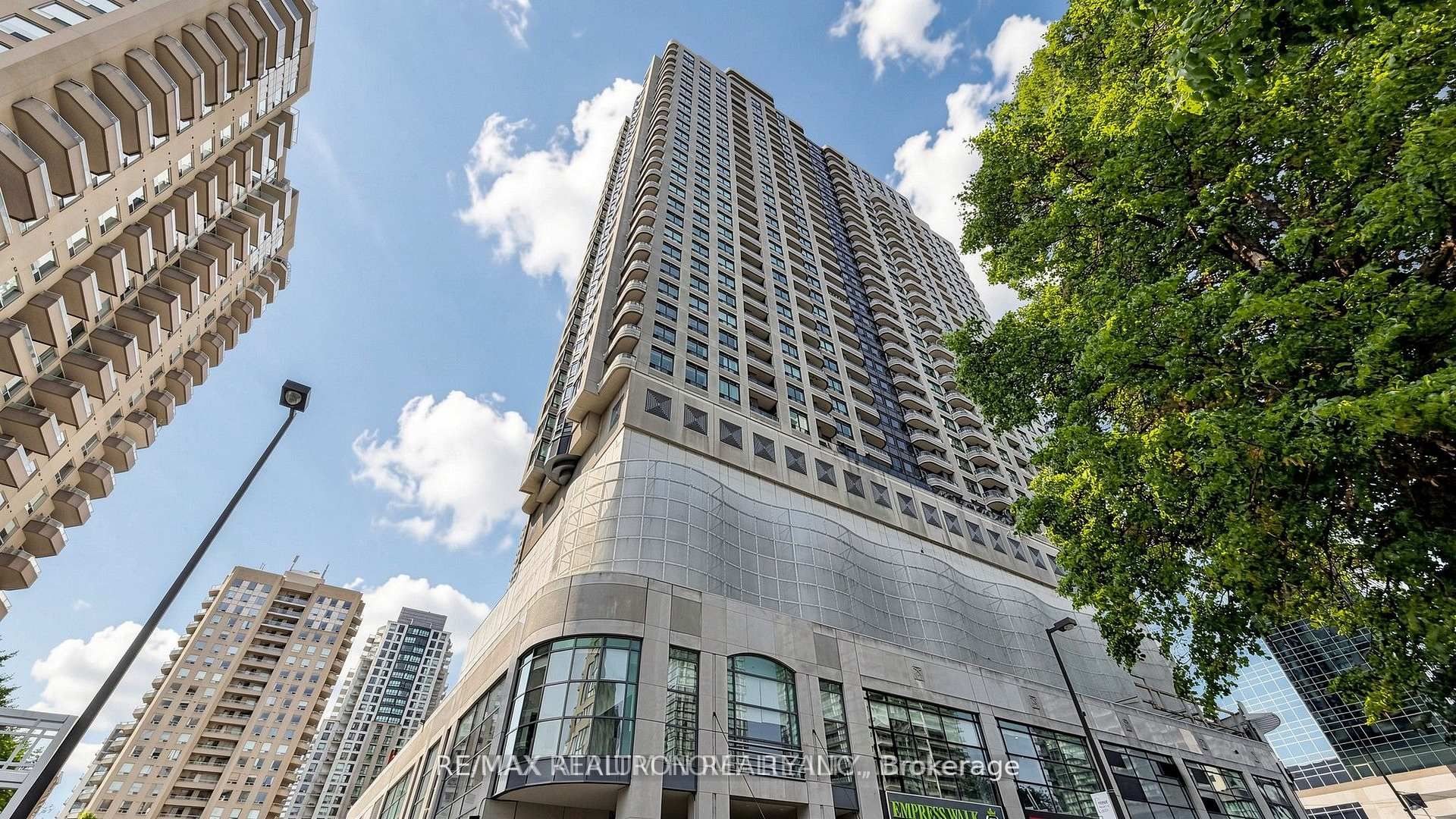 33 Empress Avenue 1501, Toronto, ON M2N 6Y7 photo 2