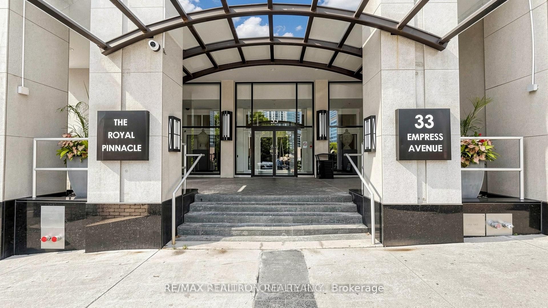 33 Empress Avenue 1501, Toronto, ON M2N 6Y7 photo 3