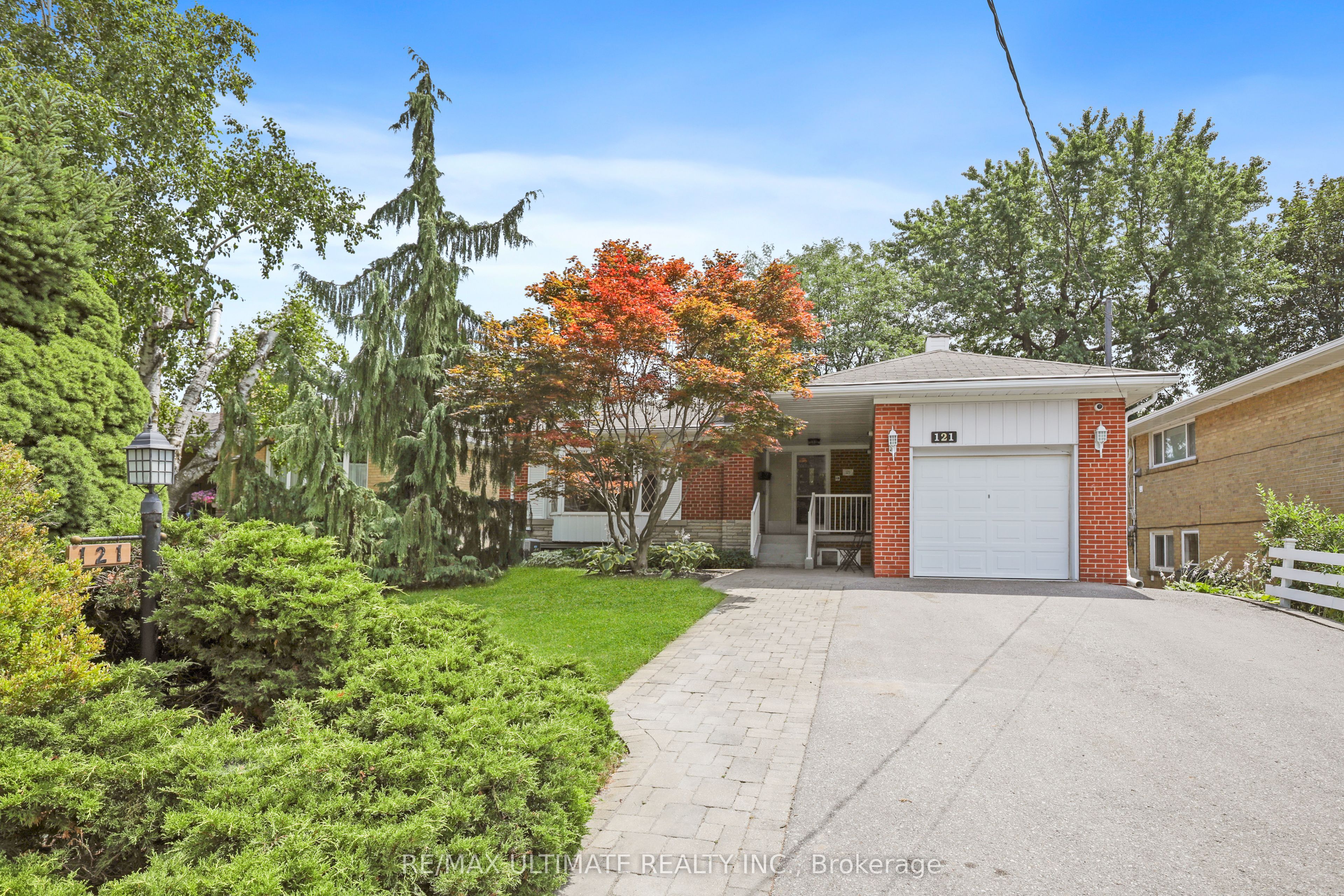 121 Elvaston Drive, Toronto, ON M4A 1N8 photo 2