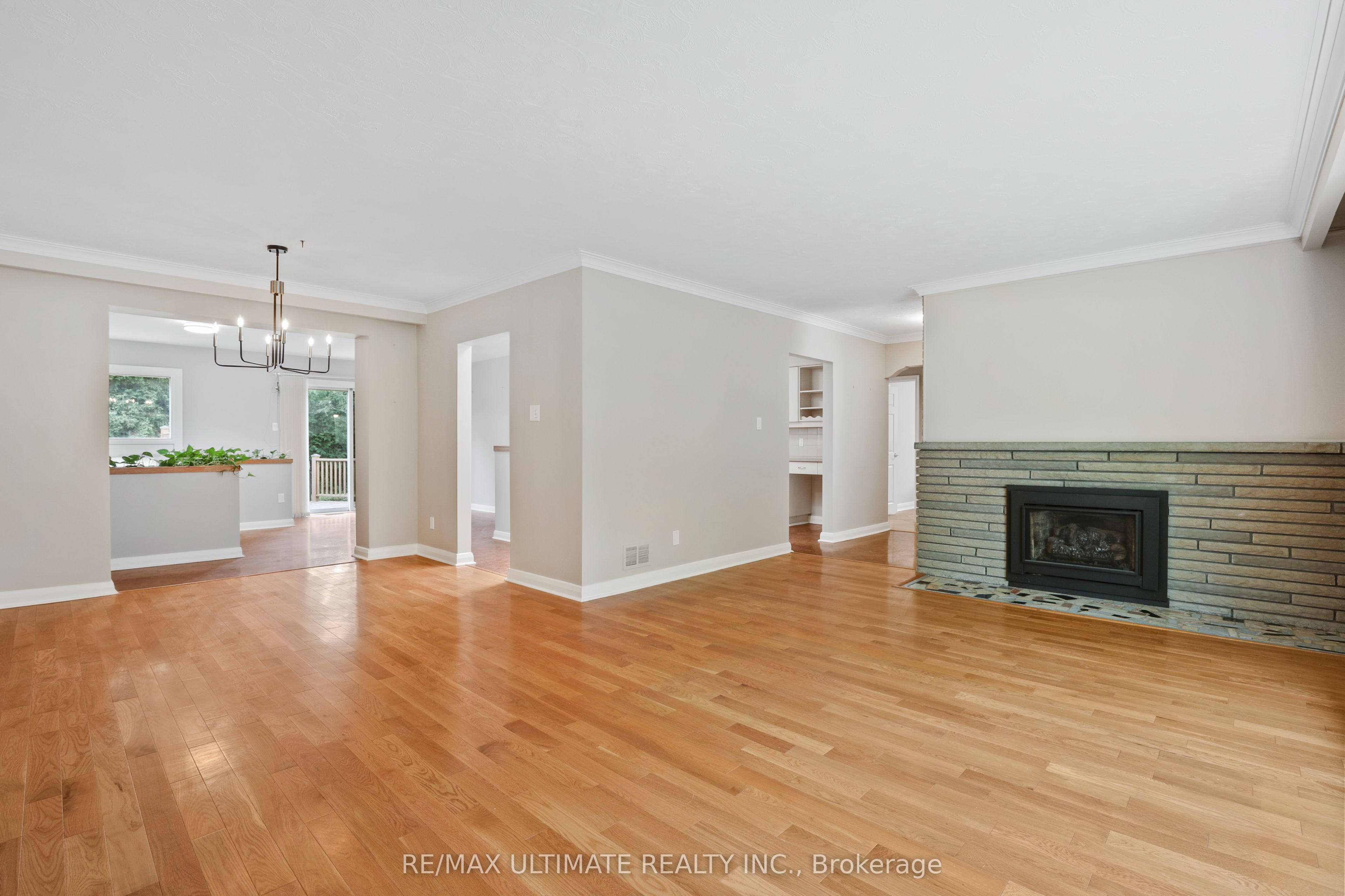 121 Elvaston Drive, Toronto, ON M4A 1N8 photo 5