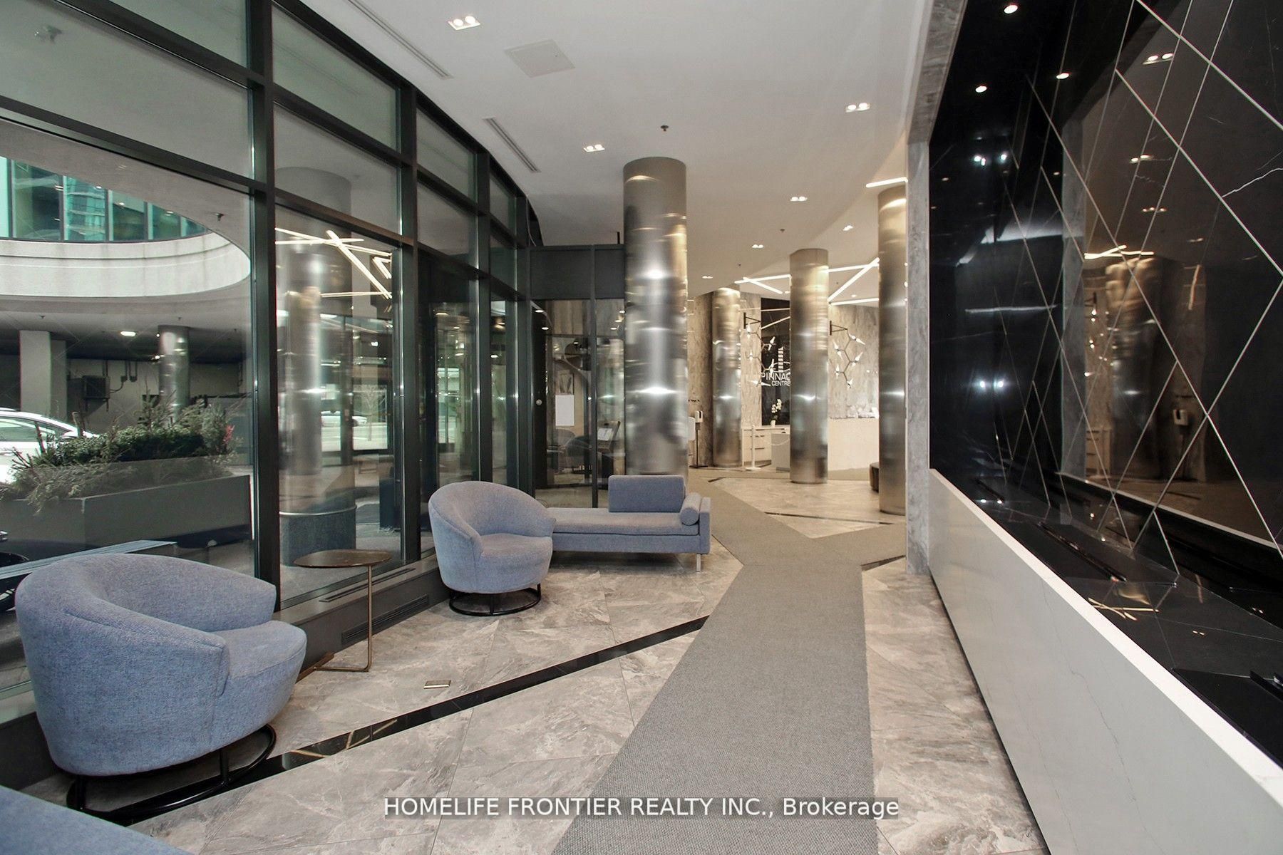 16 Yonge Street 2303, Toronto, ON M5E 2A1 photo 2