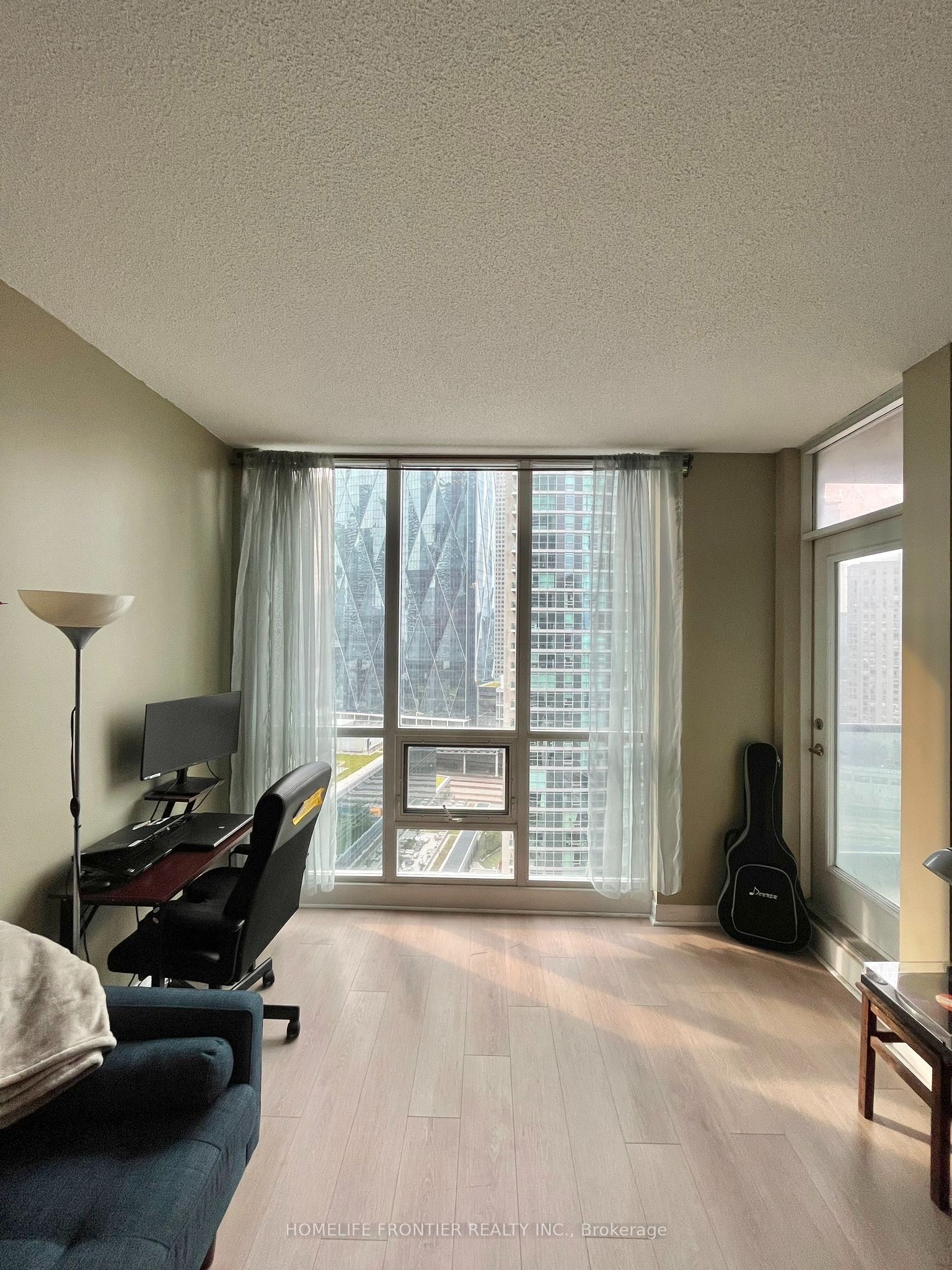 16 Yonge Street 2303, Toronto, ON M5E 2A1 photo 5