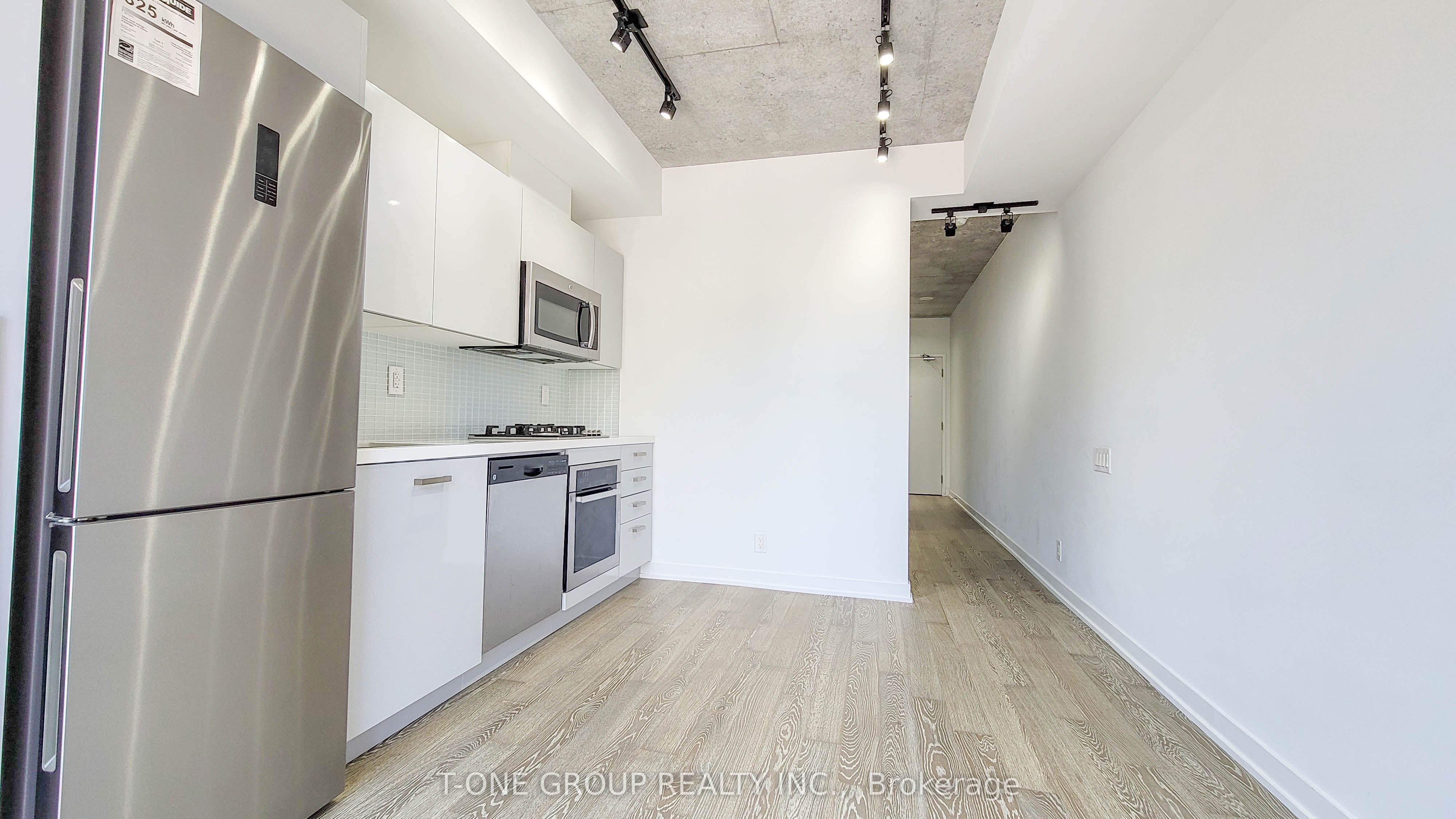 39 Brant Street 704, Toronto, ON M5V 0M8 photo 5