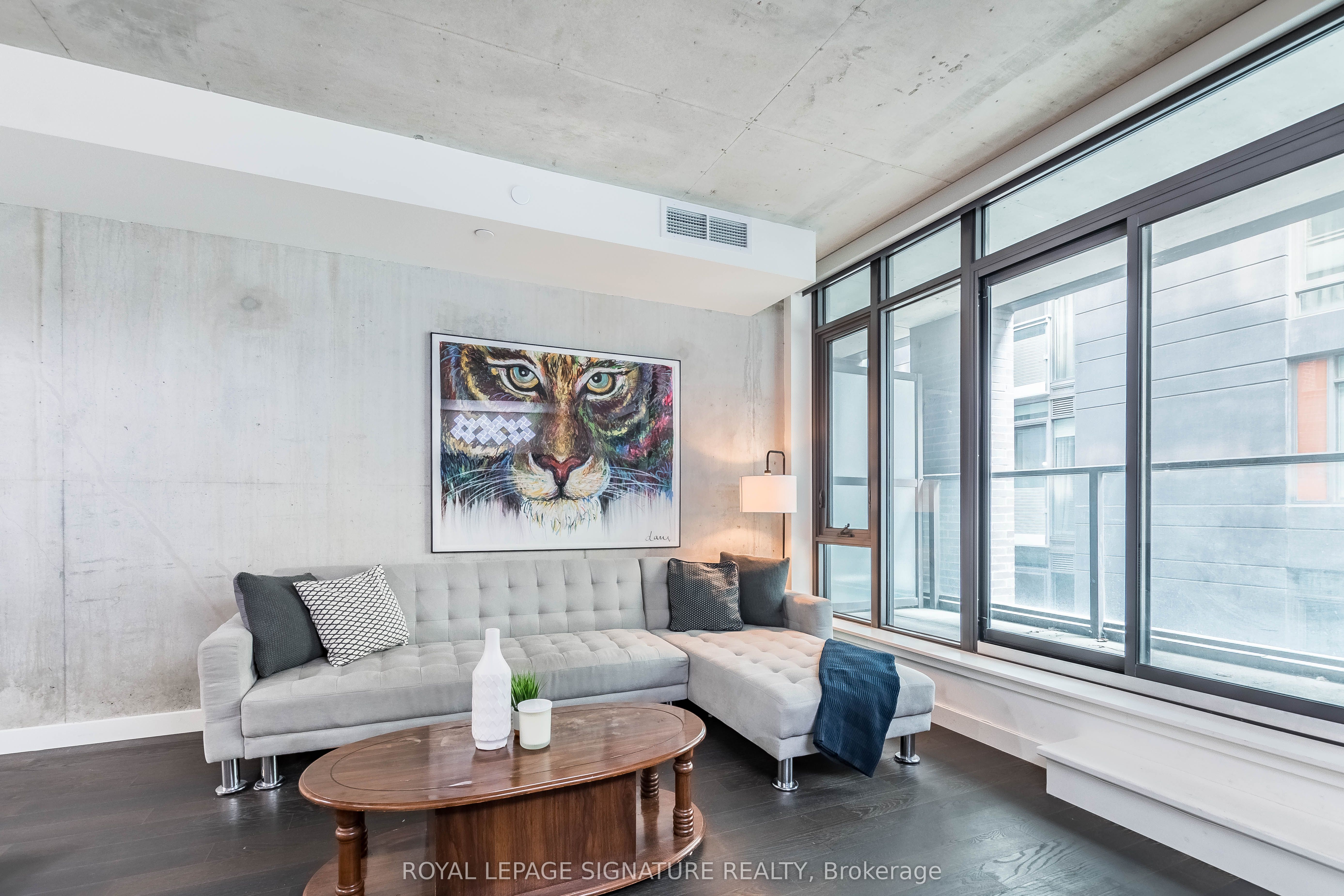 111 Bathurst Street 318, Toronto, ON M5V 0M9 photo 2