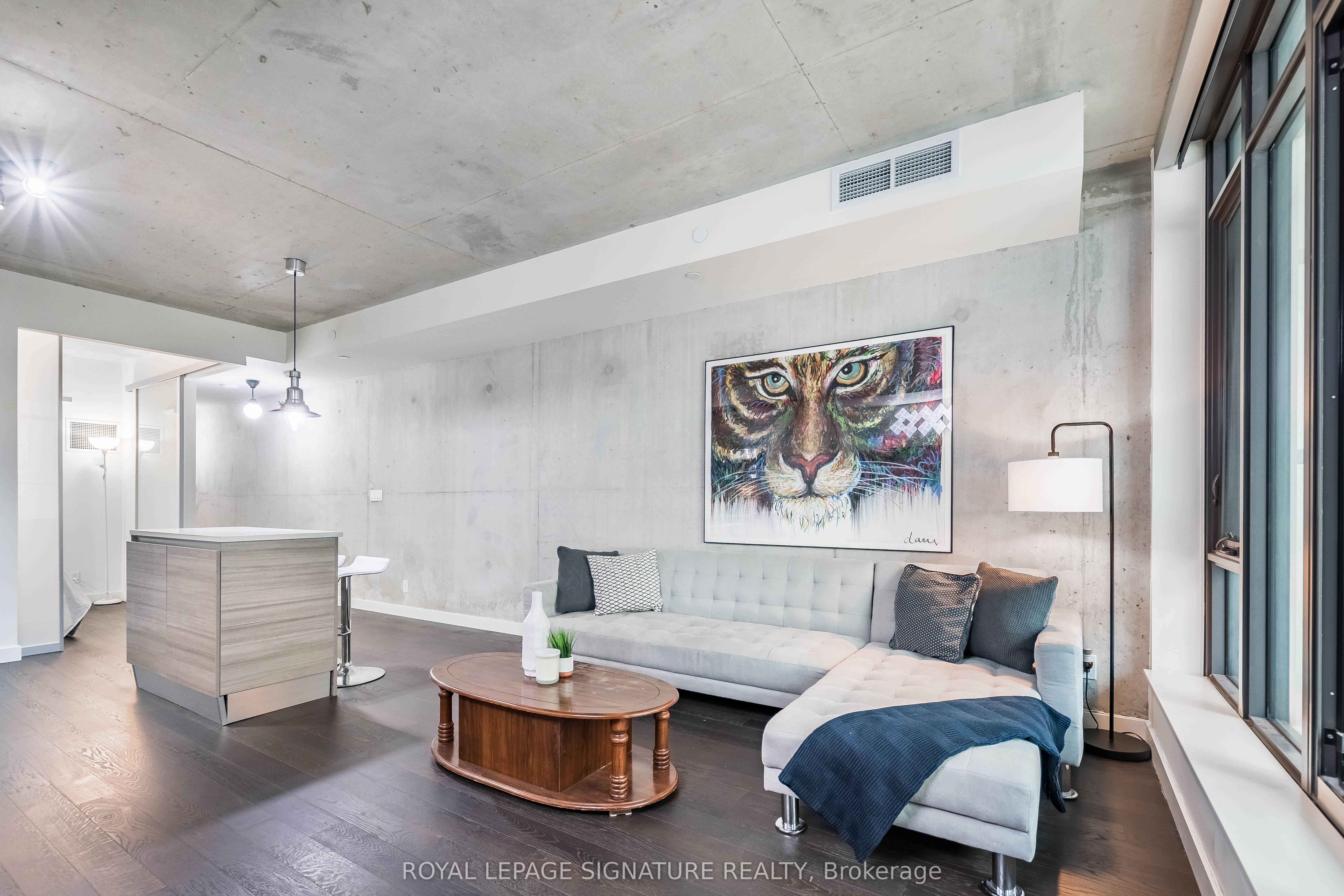 111 Bathurst Street 318, Toronto, ON M5V 0M9 photo 4