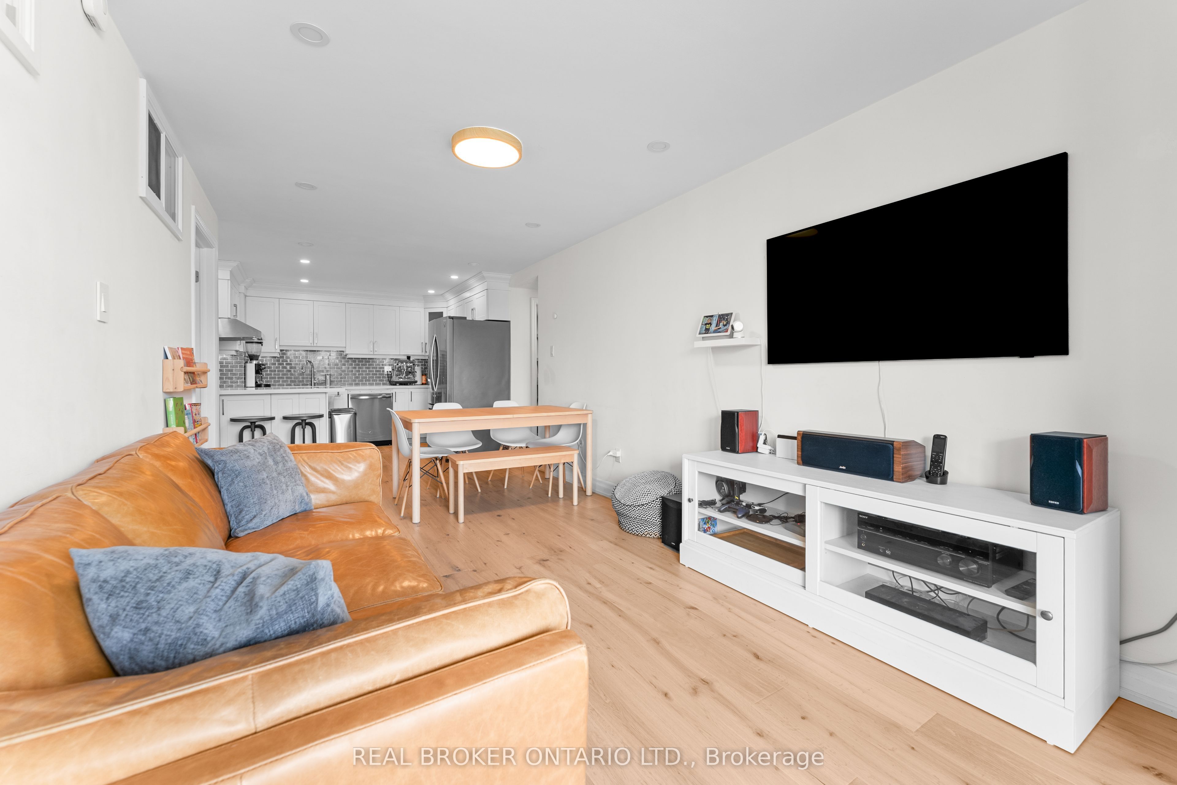 99 Cameron Street 502, Toronto, ON M5T 3A2