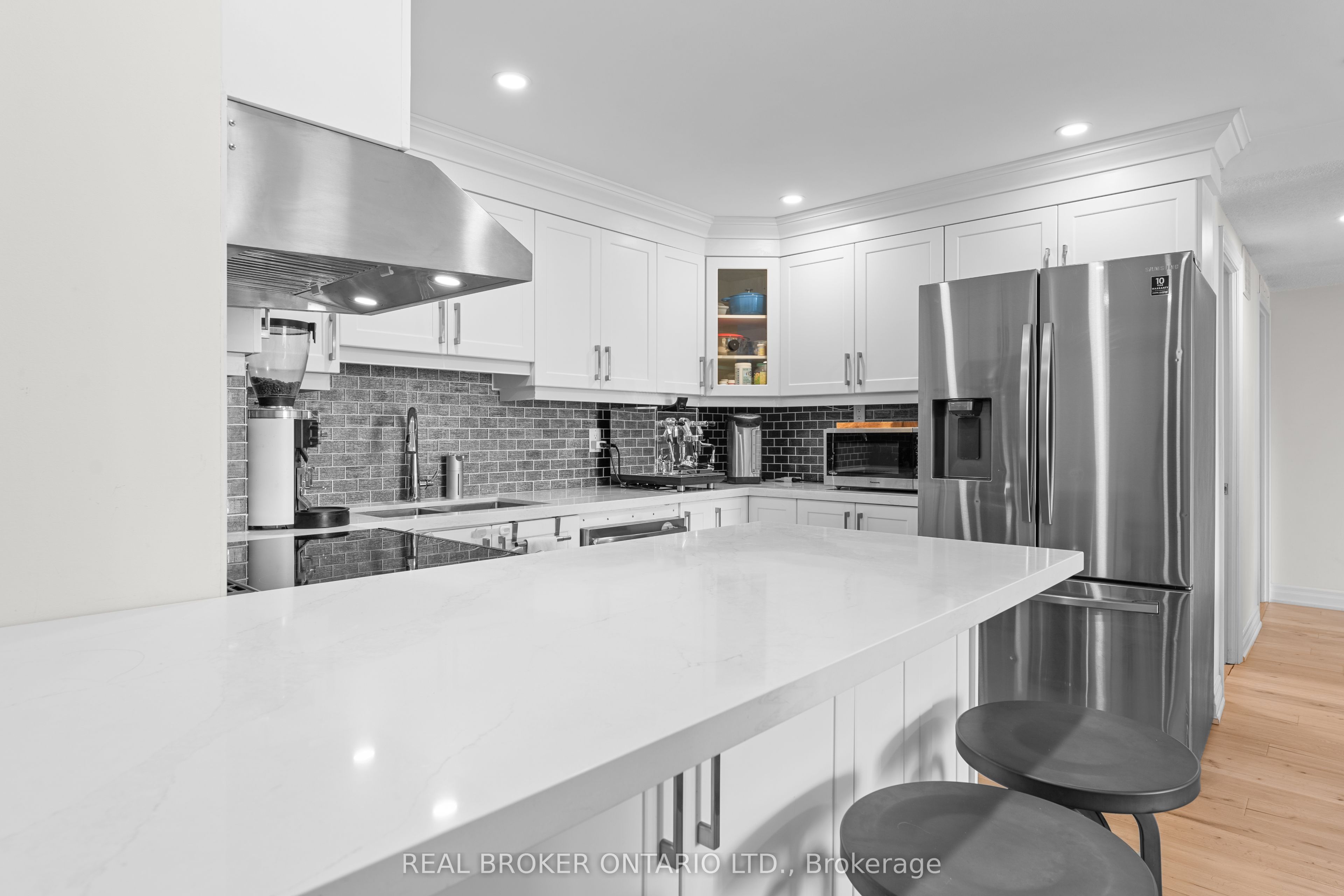 99 Cameron Street 502, Toronto, ON M5T 3A2 photo 2