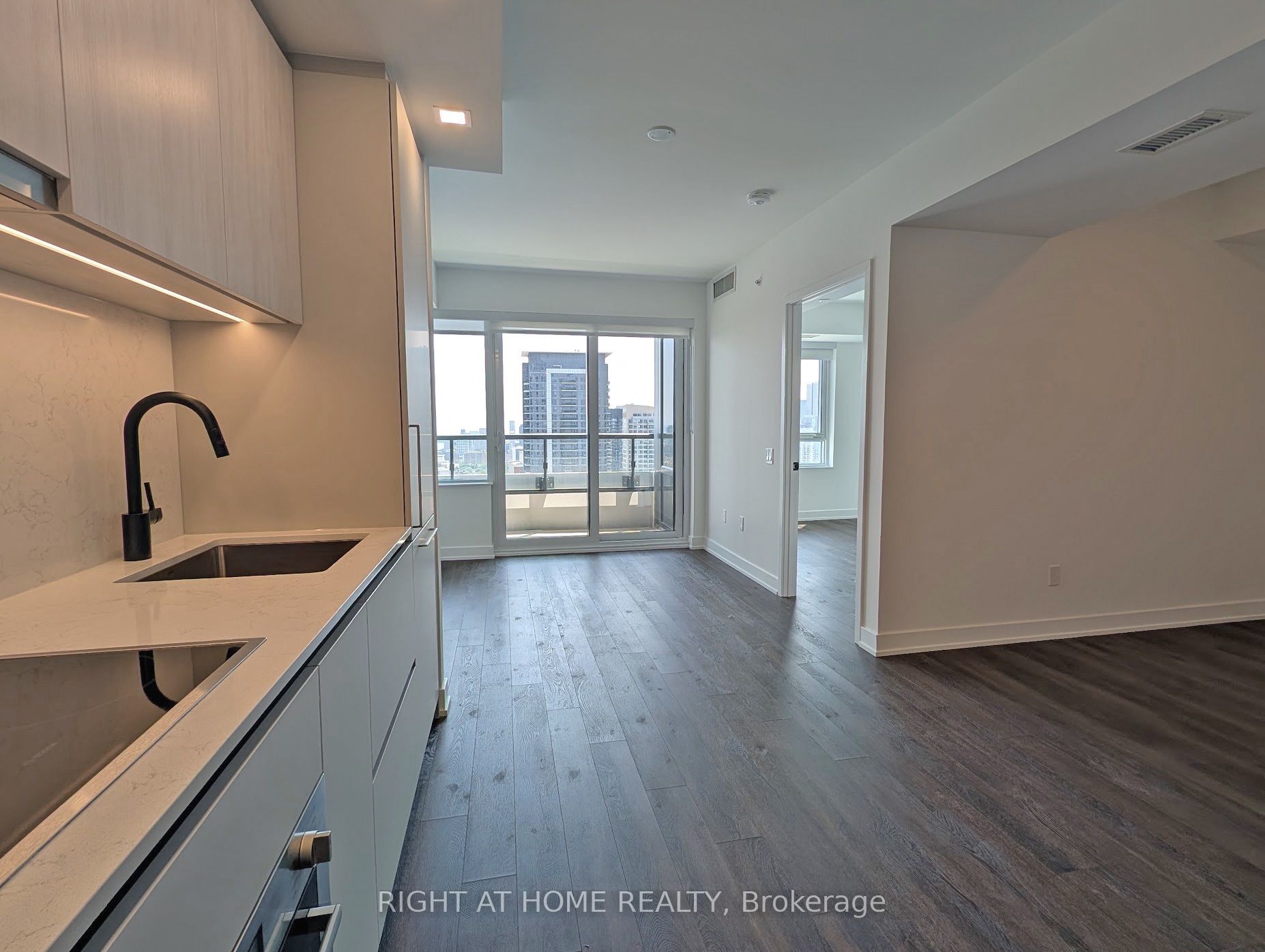 609 Sherbourne Street 3610, Toronto, ON L4X 0A4 photo 4