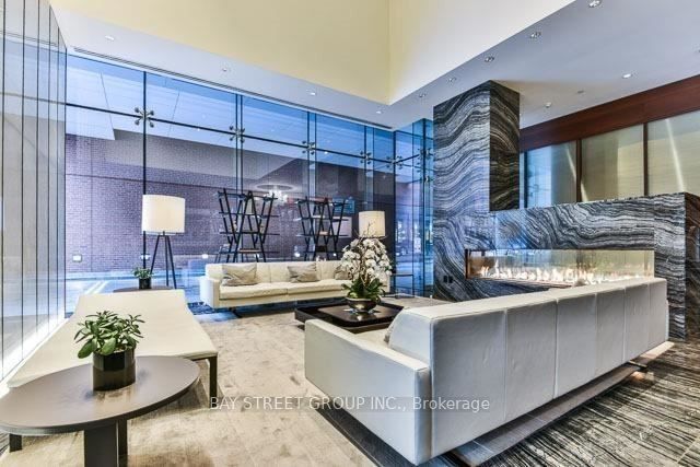180 University Avenue 4207, Toronto, ON M5H 0A2 photo 4