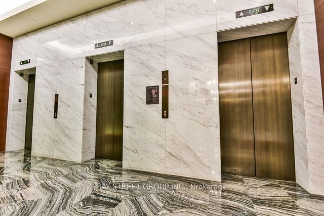 180 University Avenue 4207, Toronto, ON M5H 0A2 photo 5