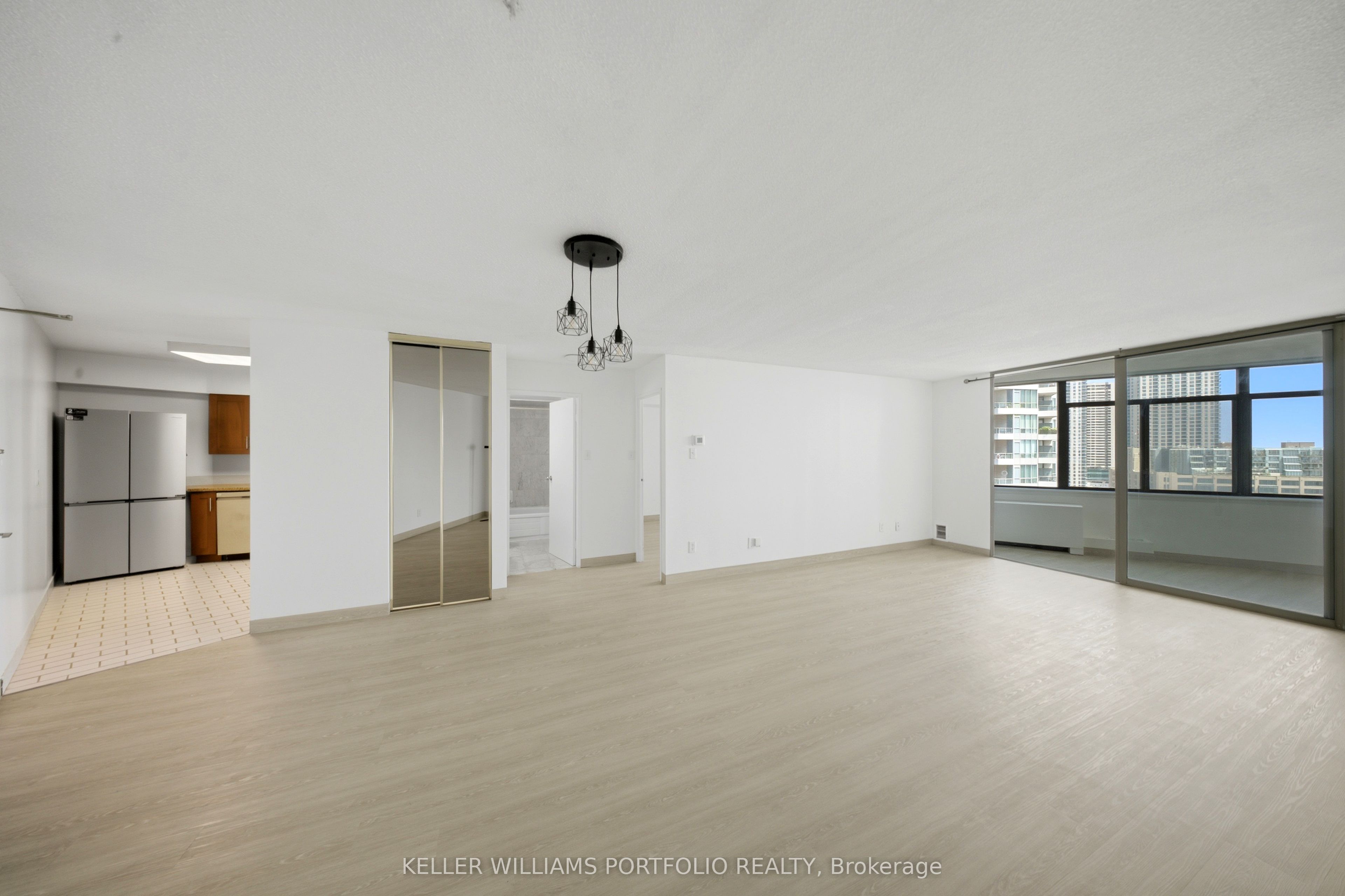 250 Queens Quay W 1608, Toronto, ON M5J 2N2 photo 2