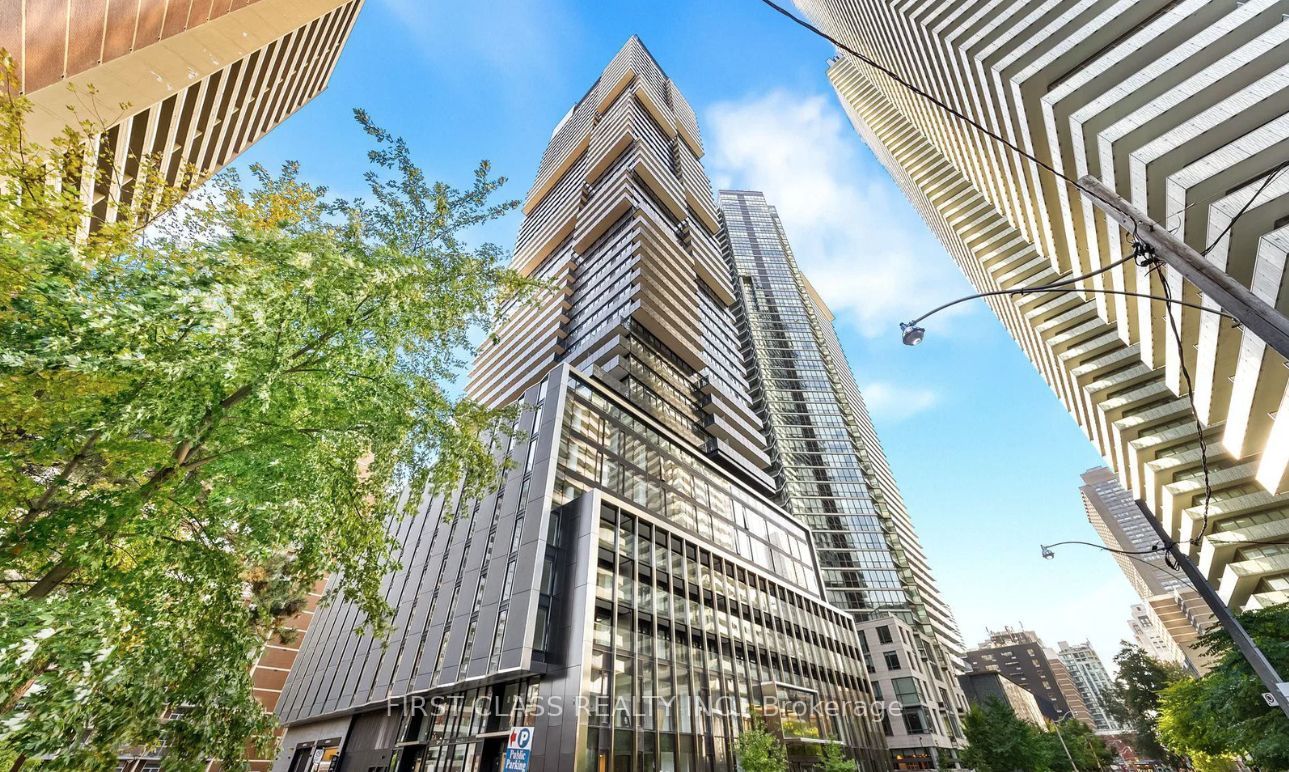 55 Charles Street E 1810, Toronto, ON M4Y 0J1