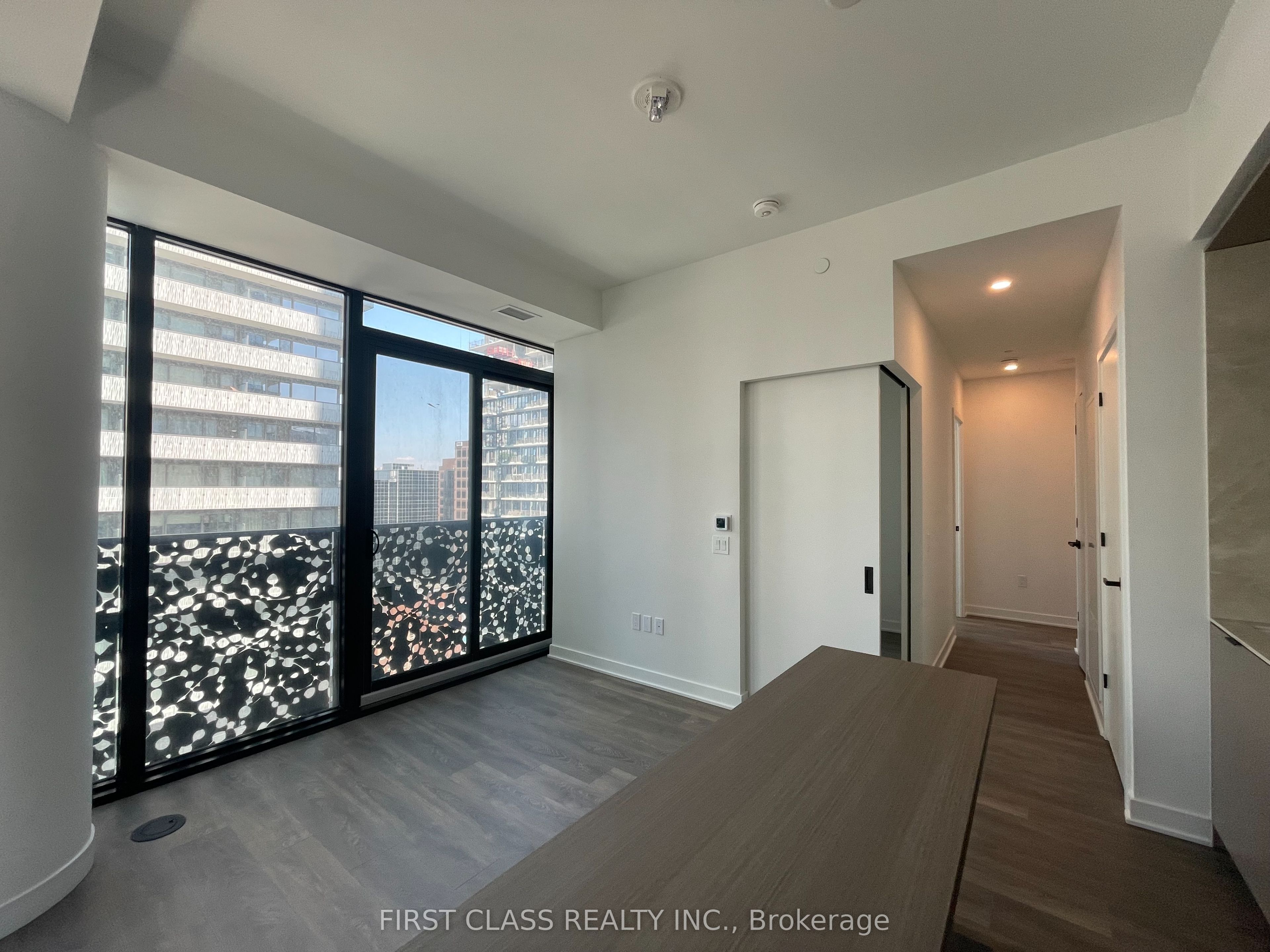 55 Charles Street E 1810, Toronto, ON M4Y 0J1 photo 3