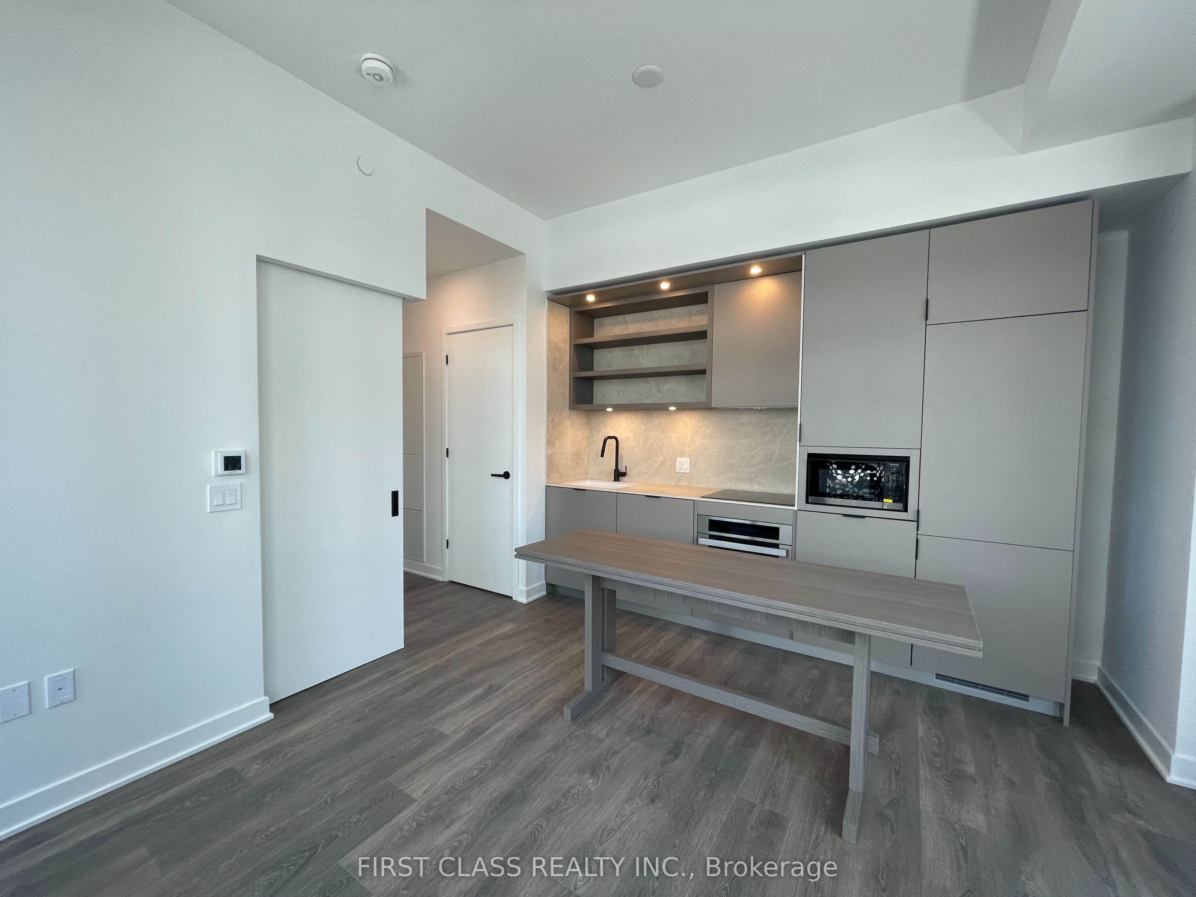 55 Charles Street E 1810, Toronto, ON M4Y 0J1 photo 5