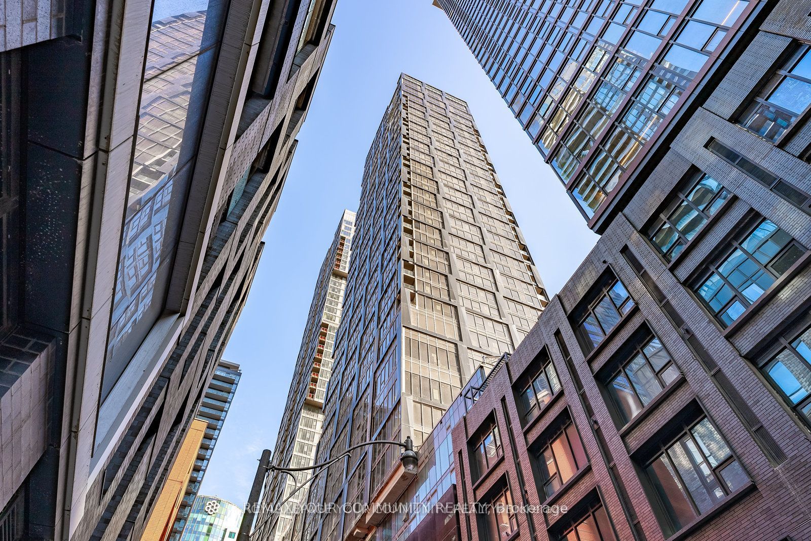 35 Mercer Street 3410, Toronto, ON M5V 0V1