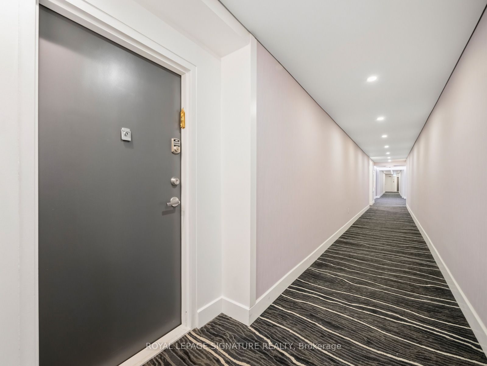 100 Canyon Avenue 906, Toronto, ON M3H 5T9 photo 3