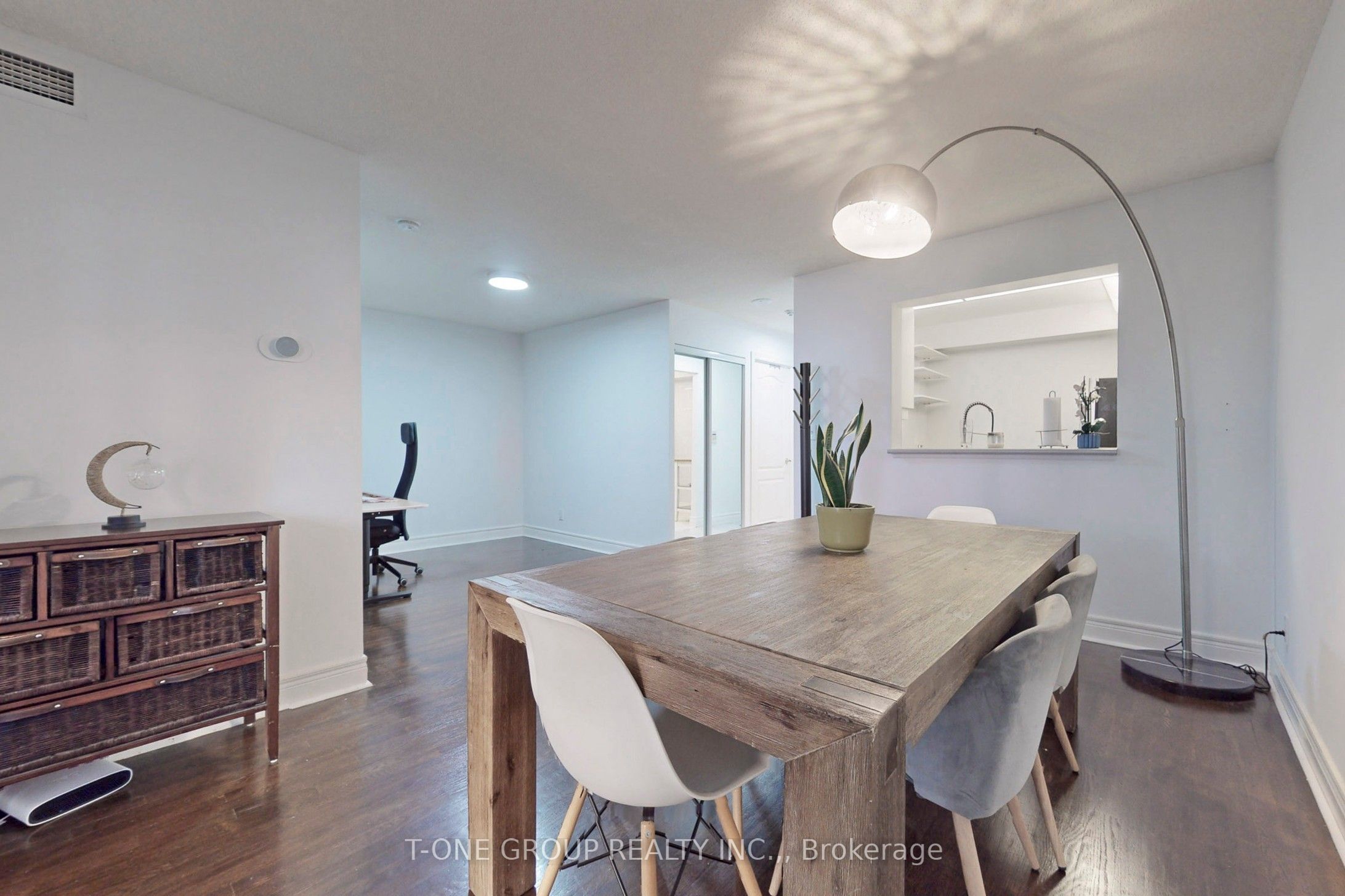 5418 Yonge Street 511, Toronto, ON M2N 6X4 photo 2