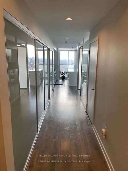 426 University Avenue 2101, Toronto, ON M5G 1S9 photo 3