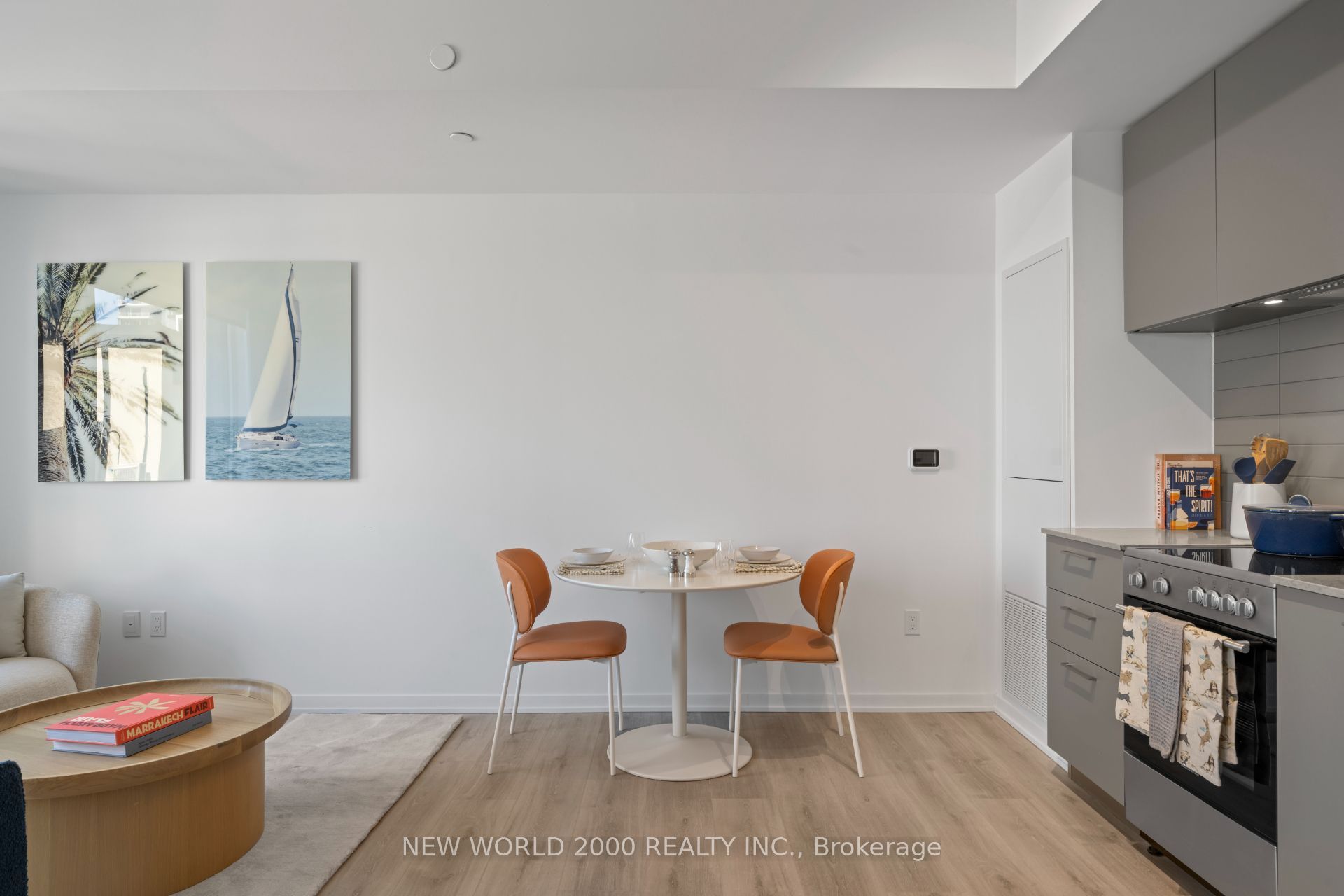 101 Roehampton Avenue 411, Toronto, ON M4P 2W2 photo 4
