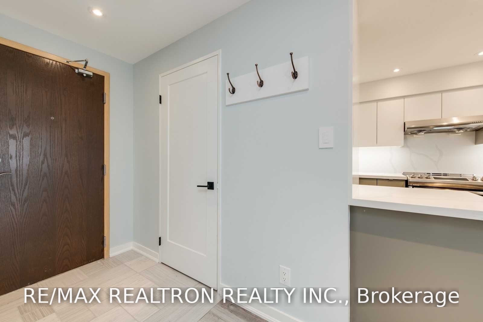 30 Greenfield Avenue 905, Toronto, ON M2N 6N3 photo 3