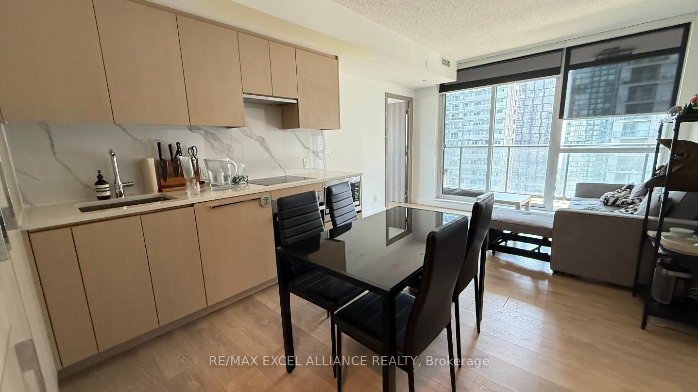 38 Widmer Street 3506, Toronto, ON M5V 0P7 photo 2