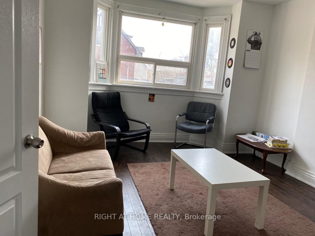 134 Huron Street 2, Toronto, ON M5T 2B2 photo 2