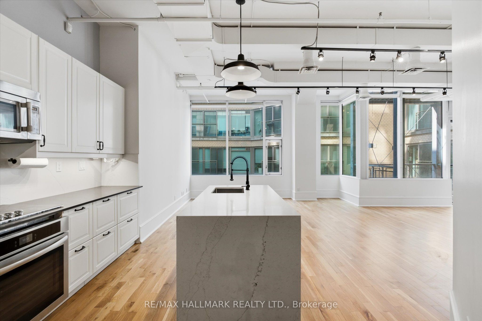 477 Richmond Street W 306, Toronto, ON M5V 3E7 photo 4