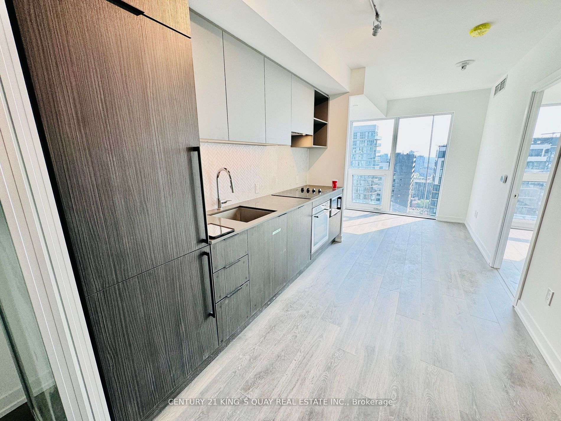 82 Dalhousie Street 3801, Toronto, ON M5B 0C5 photo 4