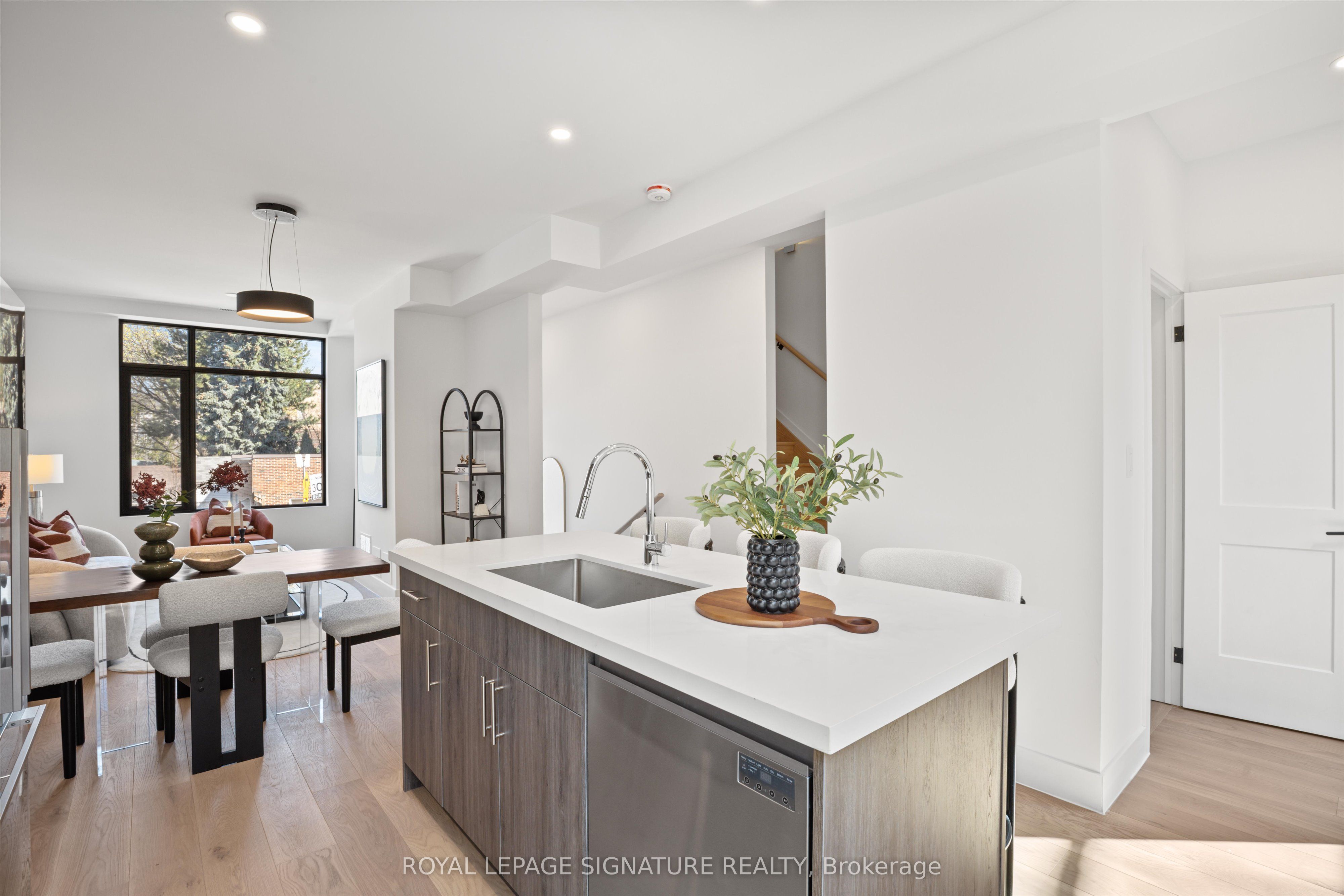 3 Heydon Park Road Main/Upper, Toronto, ON M6J 2C7