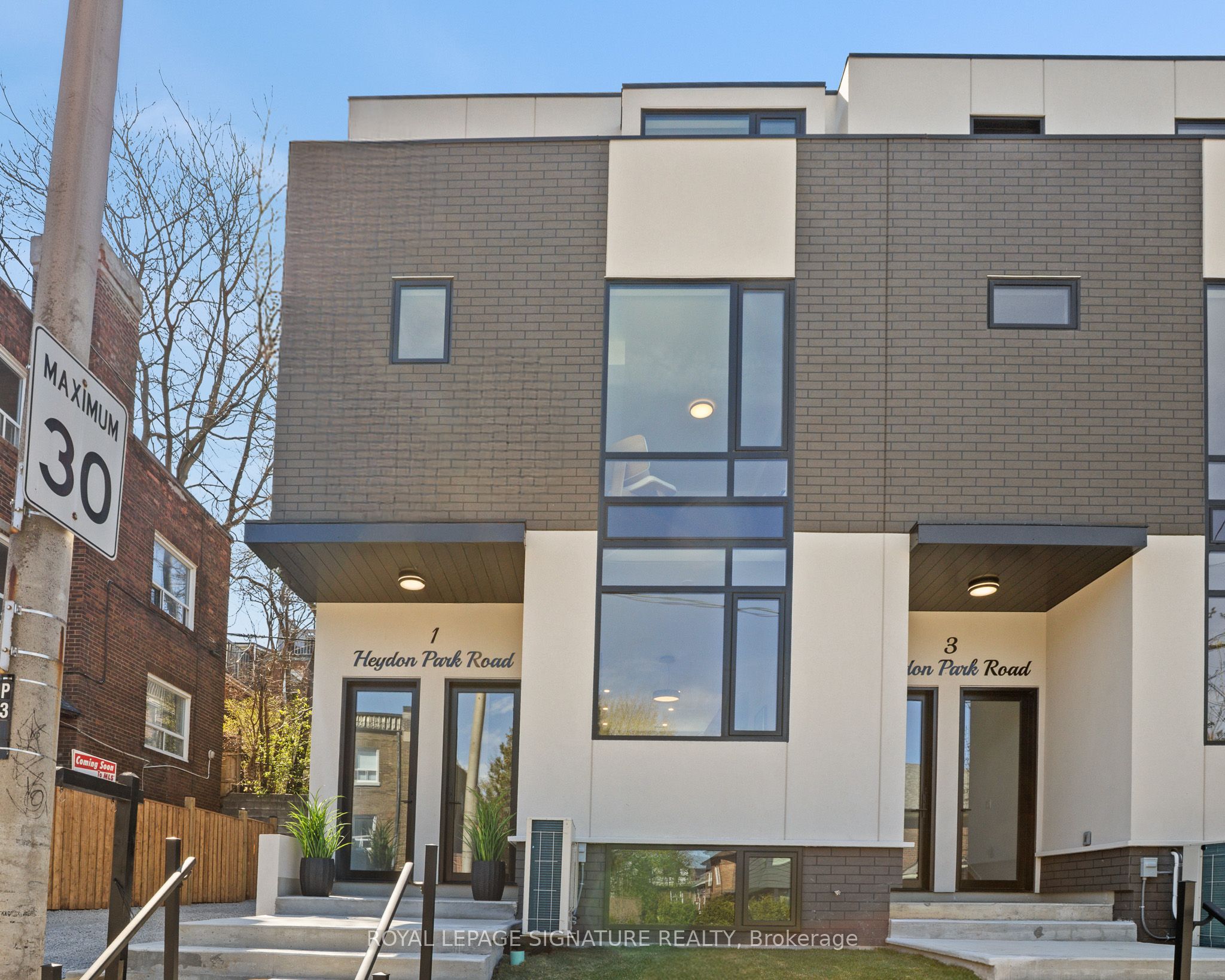 3 Heydon Park Road Main/Upper, Toronto, ON M6J 2C7 photo 3