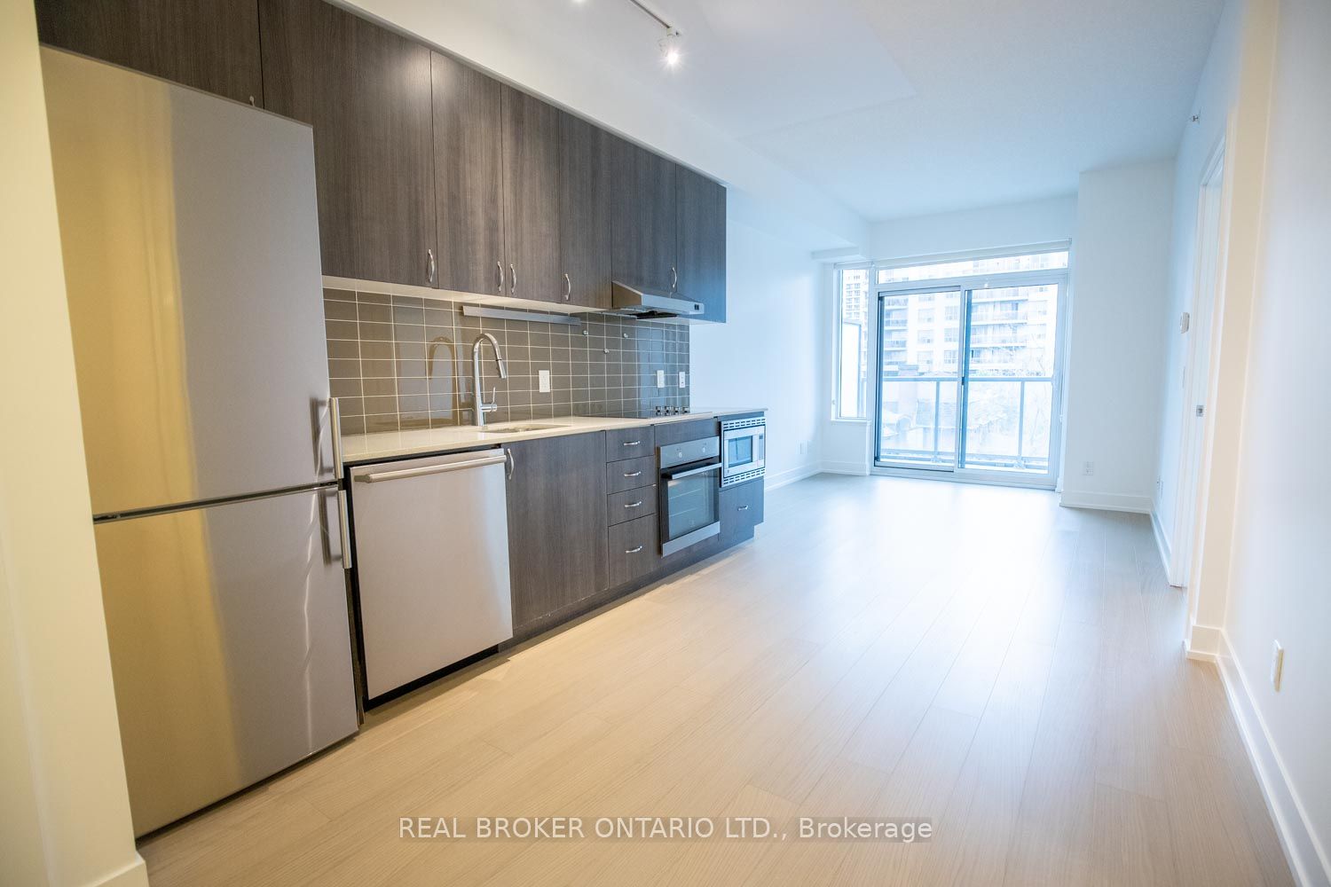 7 Kenaston Gardens 123, Toronto, ON M2K 1G7 photo 3