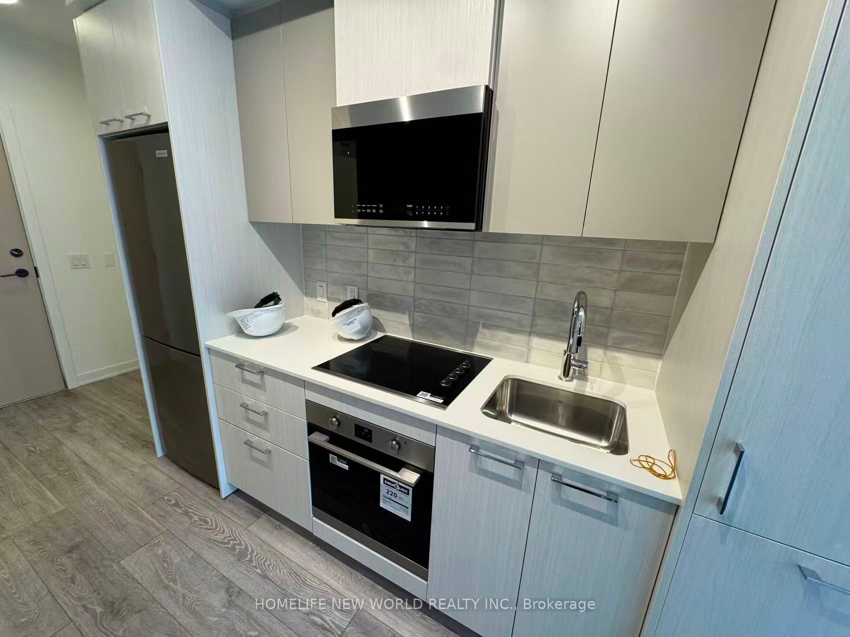10 Oak Street 502, Toronto, ON M5A 0Z1 photo 3