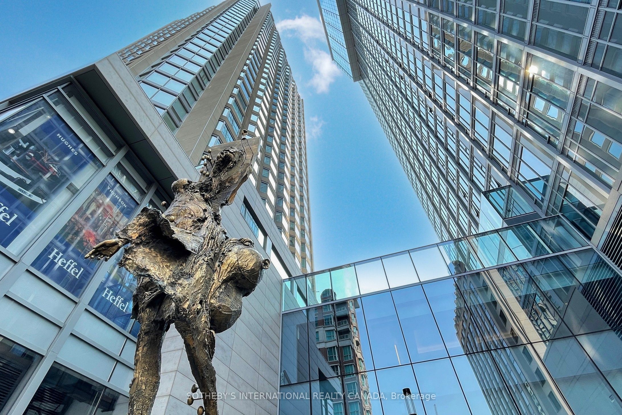 155 Yorkville Avenue 917, Toronto, ON M5R 0B4 photo 3