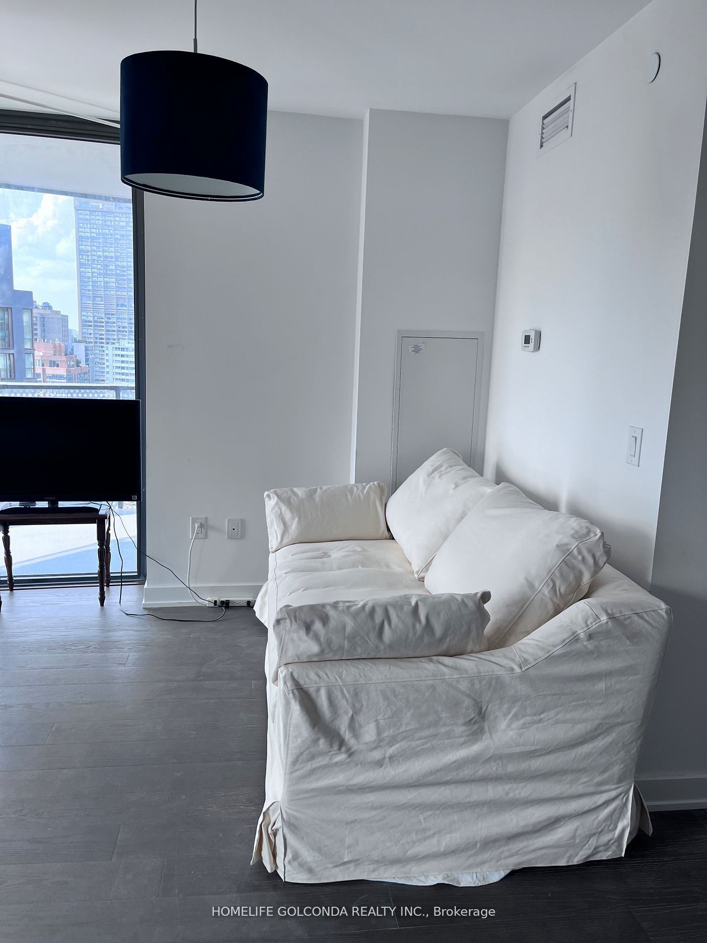 11 Wellesley Street W 2408, Toronto, ON M4Y 0G4 photo 5