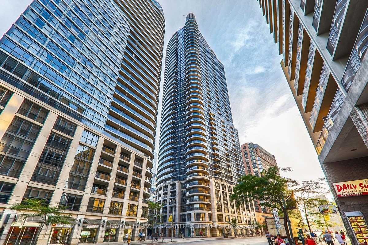 21 Carlton Street 1905, Toronto, ON M5B 1L3