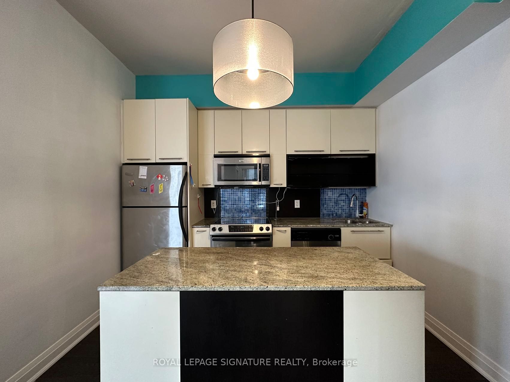 21 Carlton Street 1905, Toronto, ON M5B 1L3 photo 2