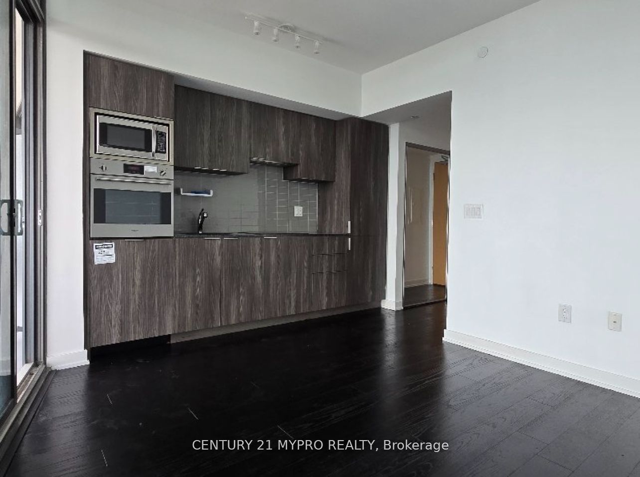 11 Wellesley Street 5512, Toronto, ON M4Y 0G4 photo 2