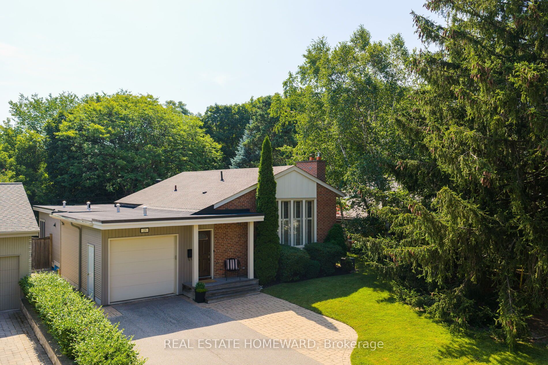 25 Talwood Drive, Toronto, ON M3B 2P4 photo 3