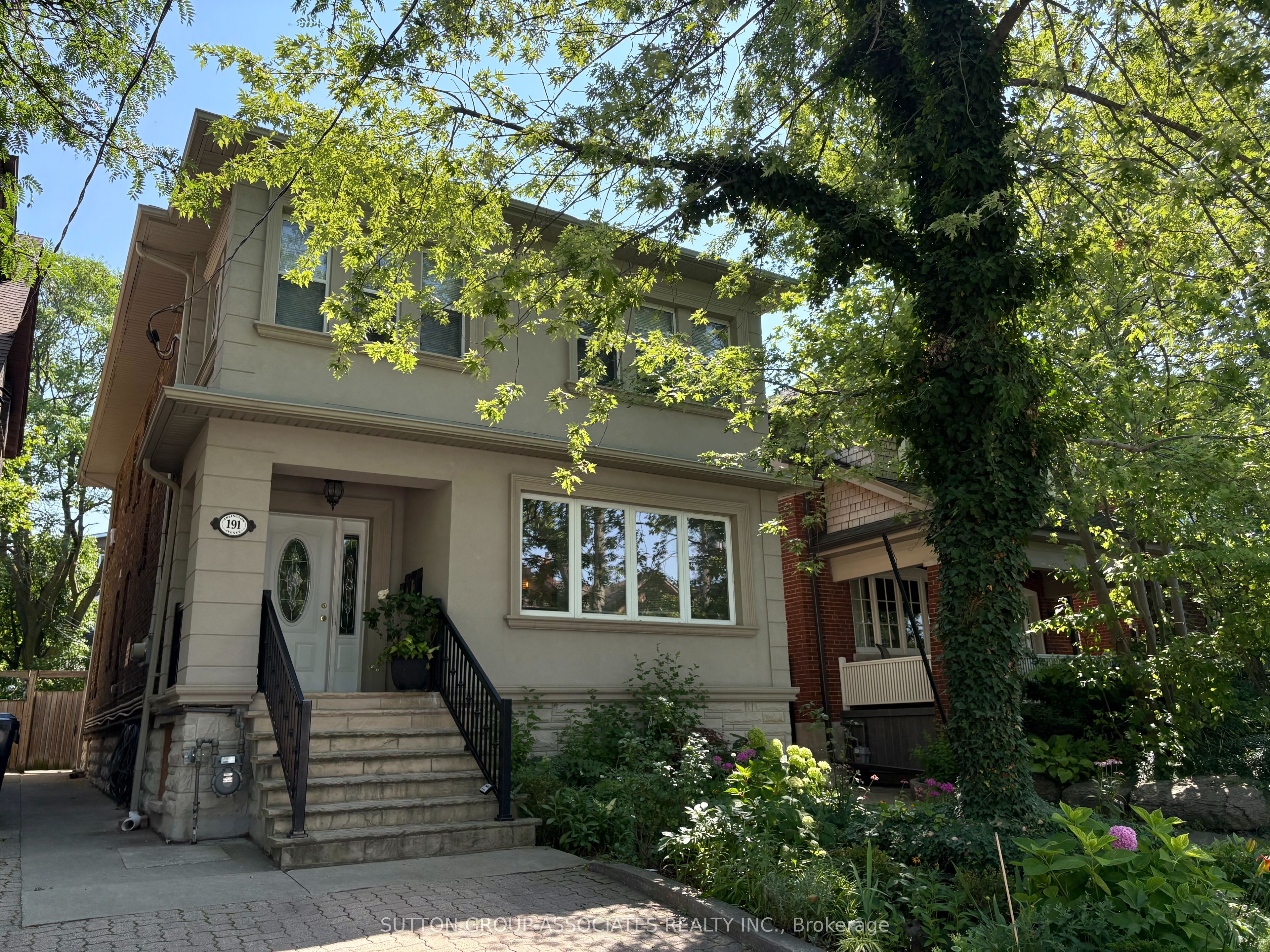 191 Arlington Avenue Upper, Toronto, ON M6C 2Z4