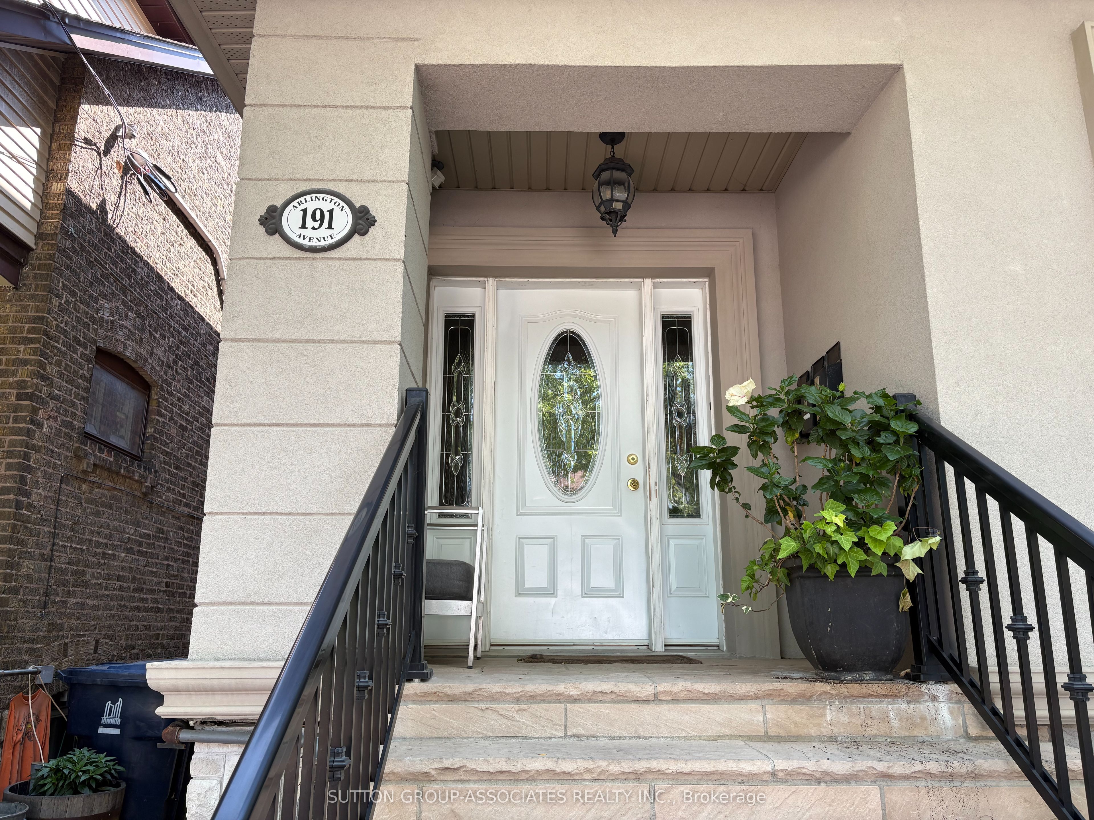191 Arlington Avenue Upper, Toronto, ON M6C 2Z4 photo 2