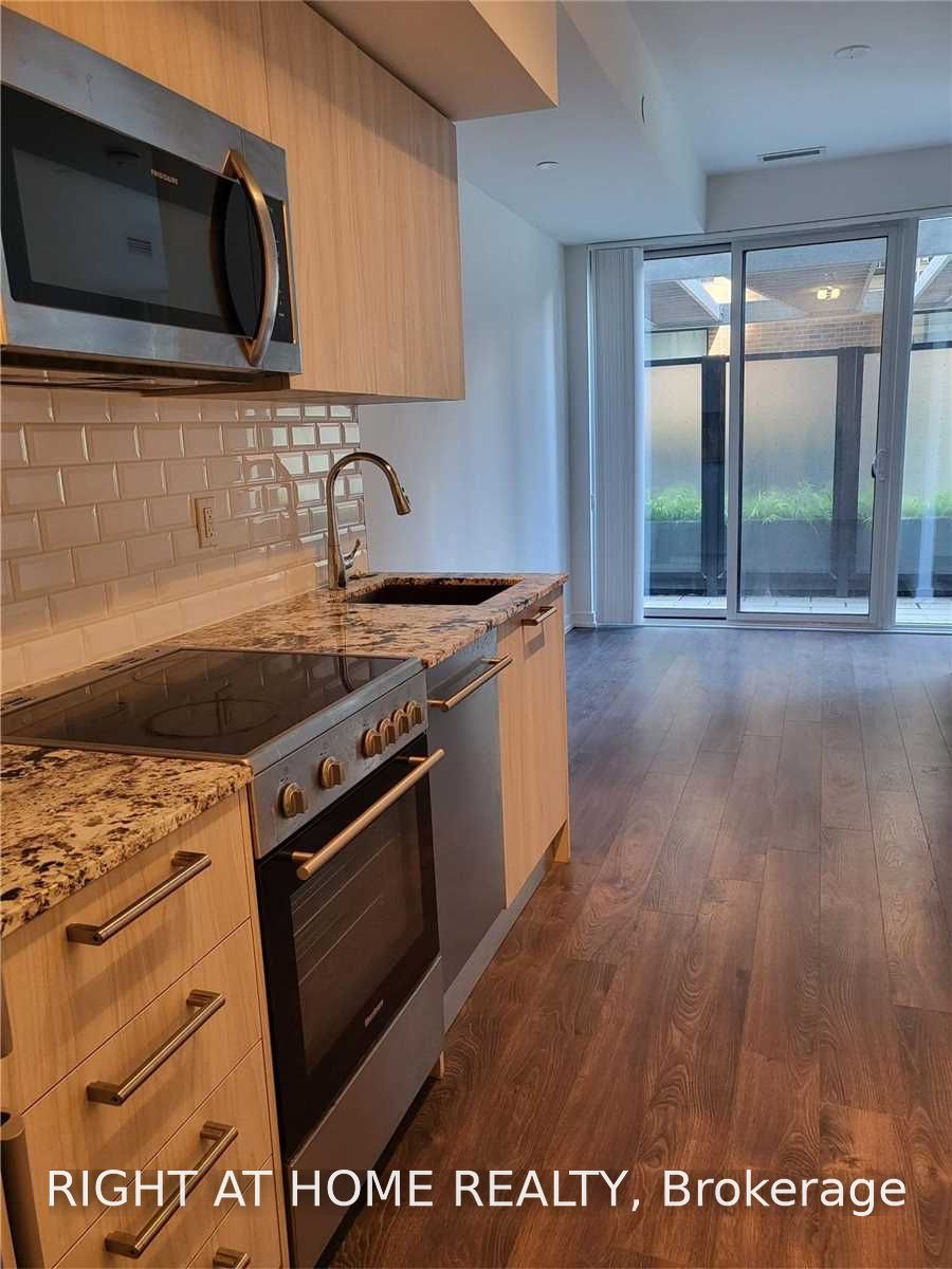 28 Wellesley Street E 207, Toronto, ON M4Y 0C4 photo 3