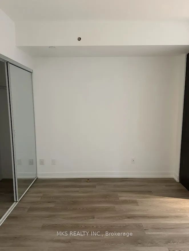 771 Yonge Street 1111, Toronto, ON M4W 2G4 photo 5