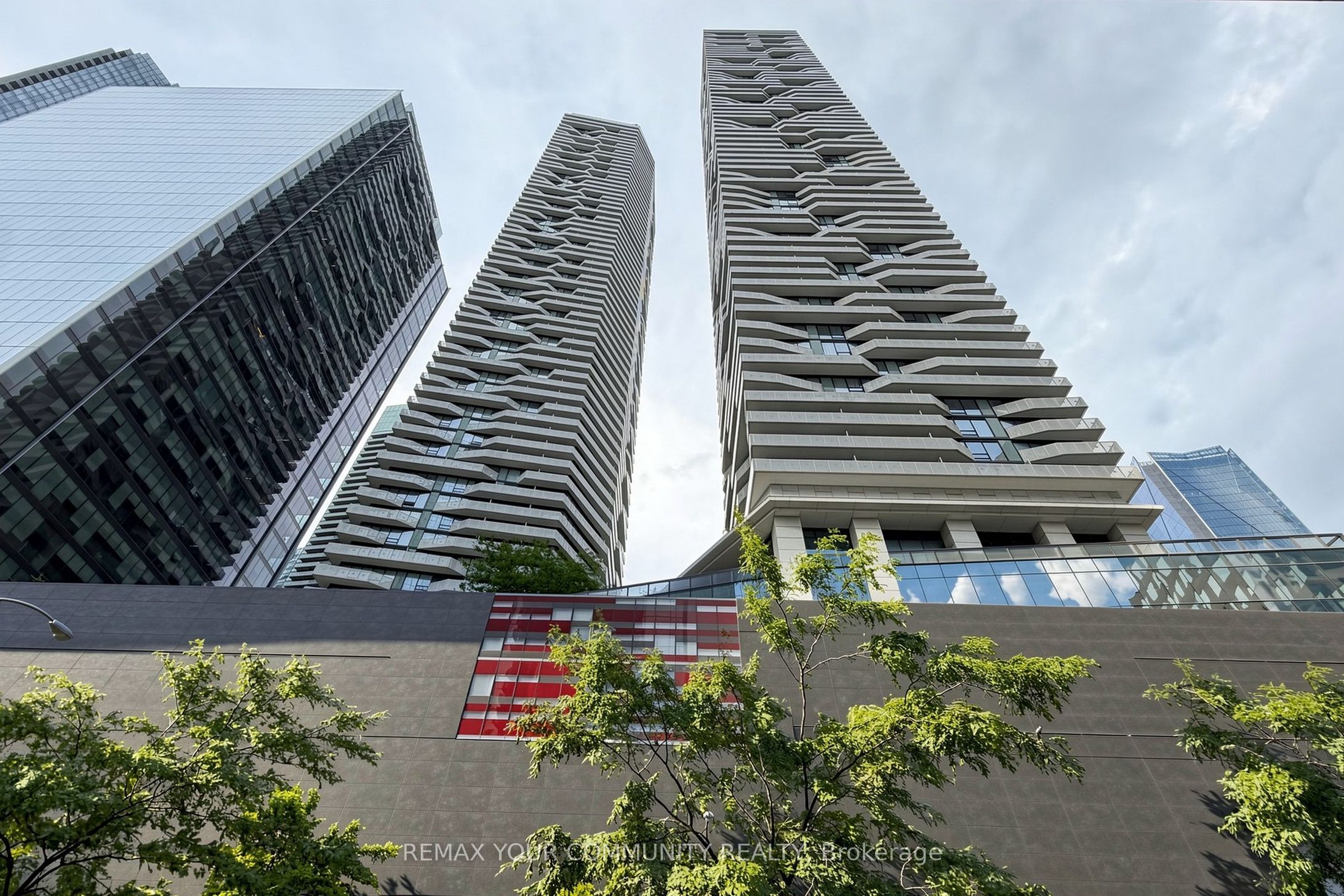 88 Harbour Street 3702, Toronto, ON M5J 1B7 photo 2