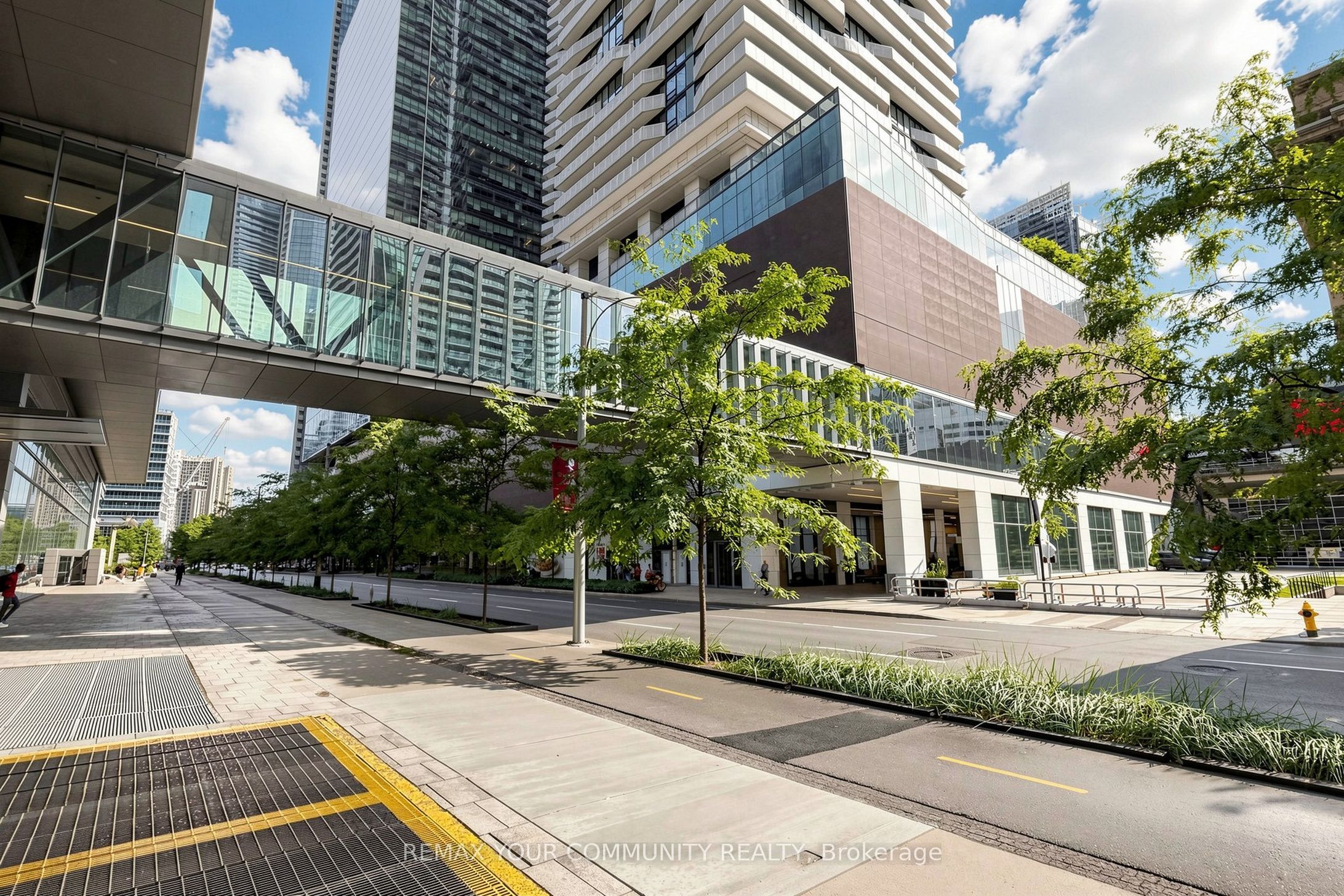 88 Harbour Street 3702, Toronto, ON M5J 1B7 photo 4