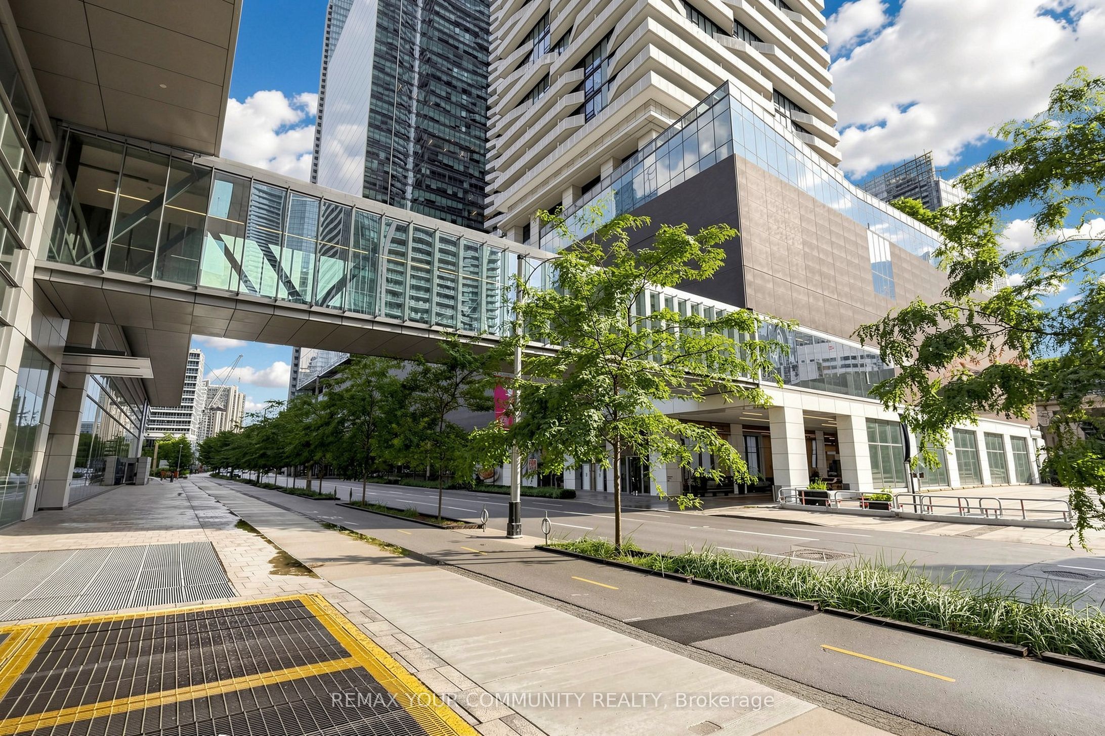 88 Harbour Street 3702, Toronto, ON M5J 1B7 photo 5