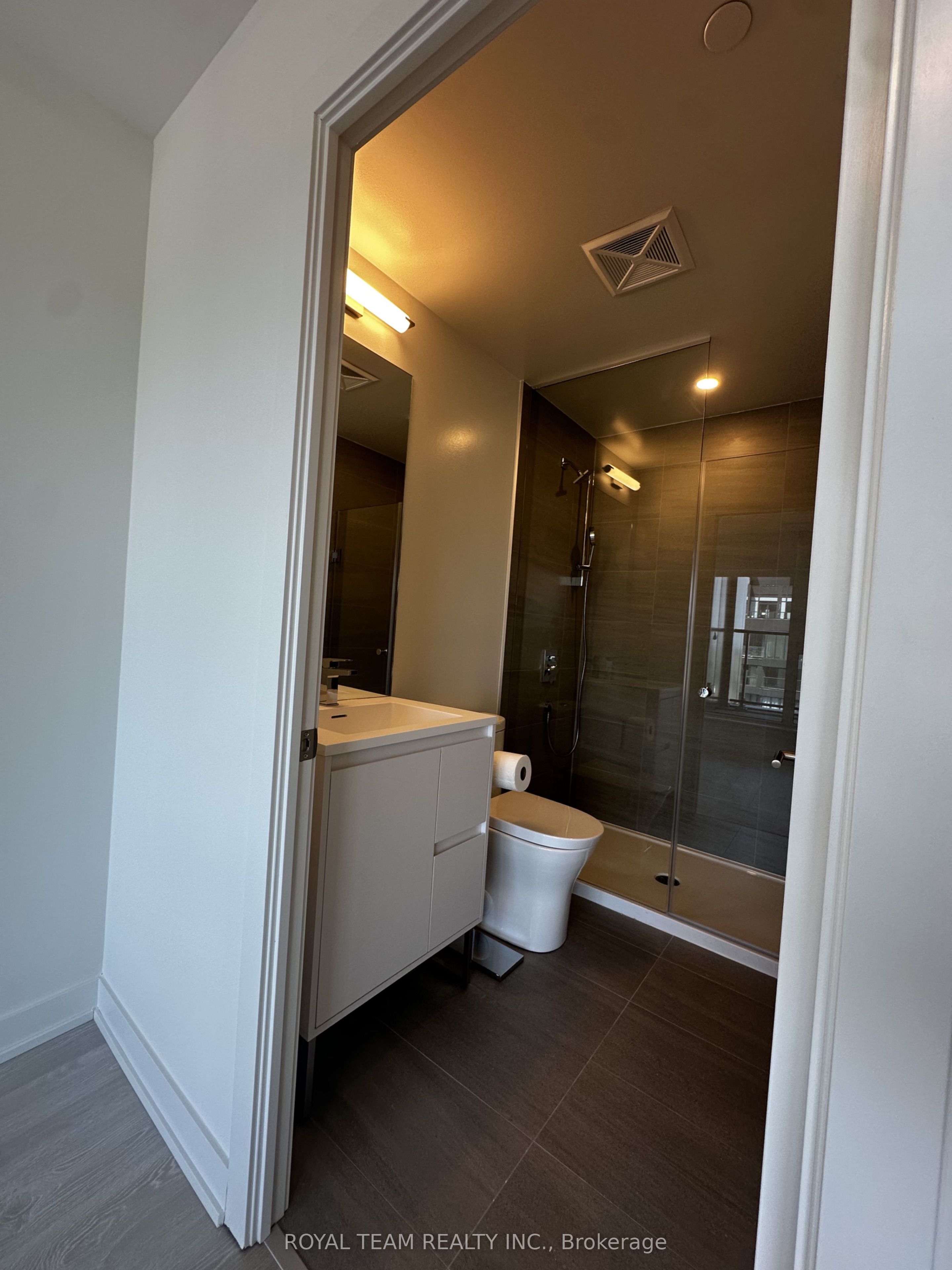 1 Quarrington Lane 3409, Toronto, ON M3C 0S4 photo 5